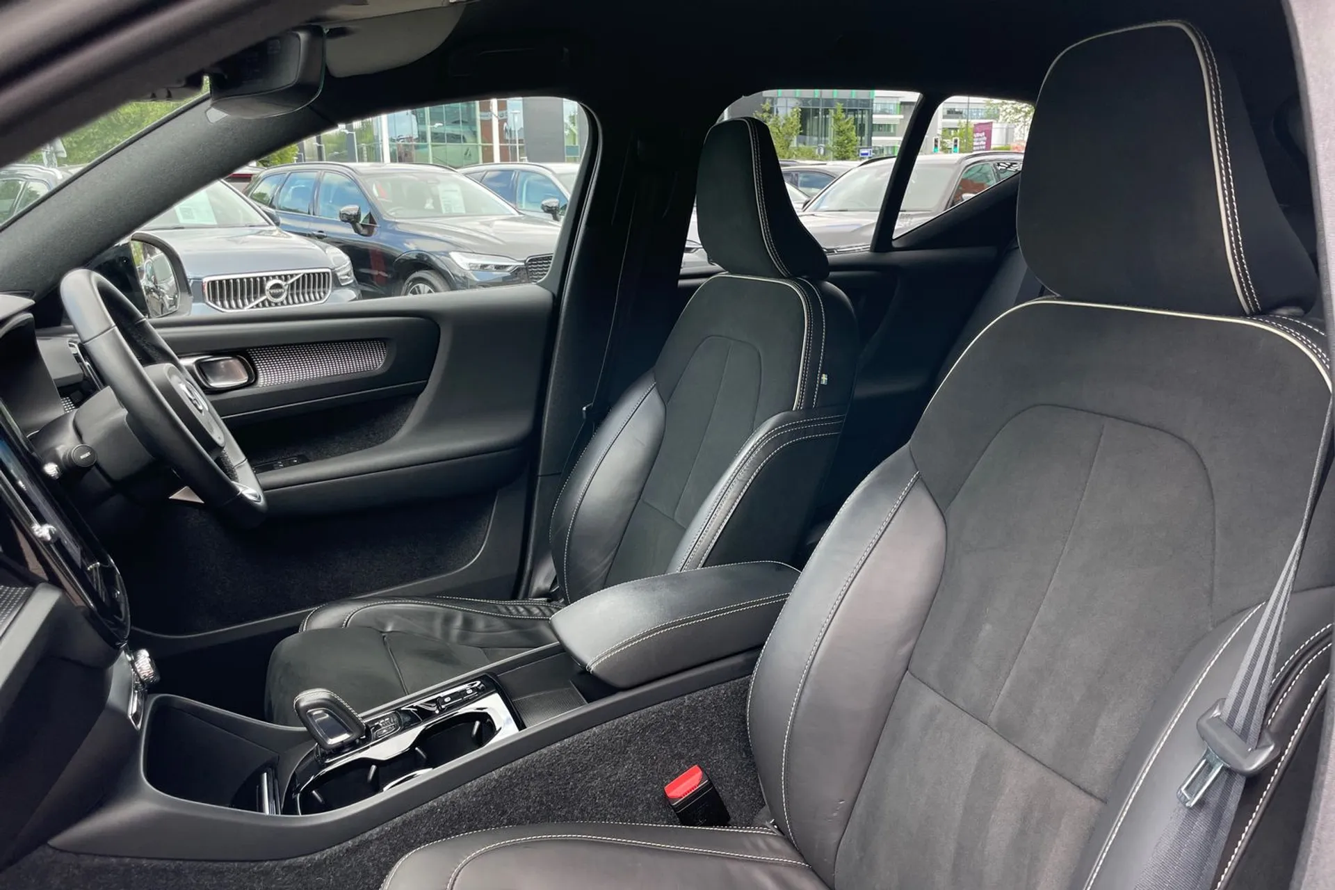Volvo XC40 thumbnail image number 27