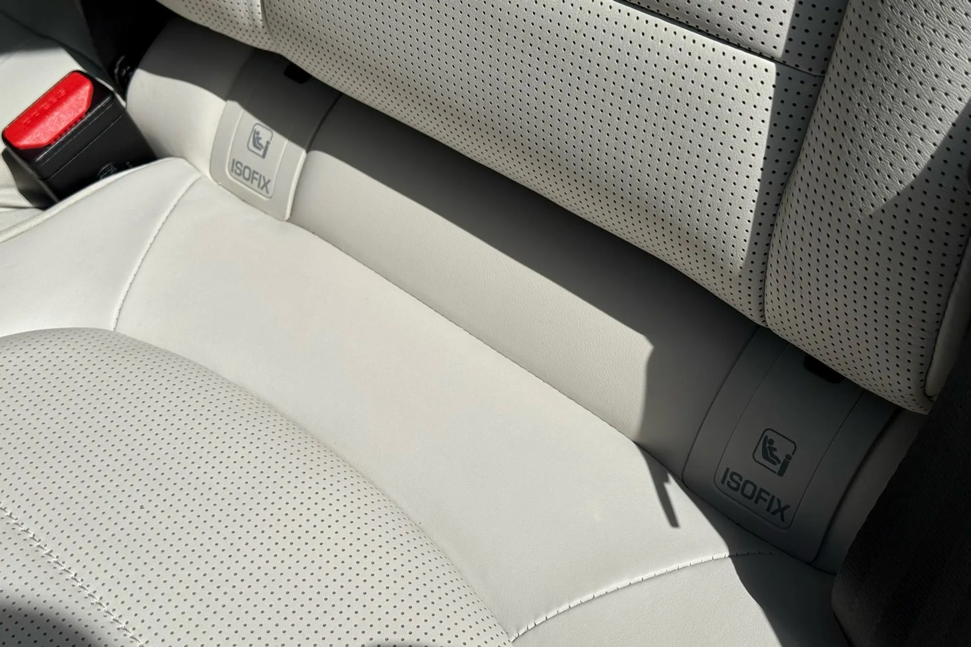 Jaguar F-PACE thumbnail image number 47