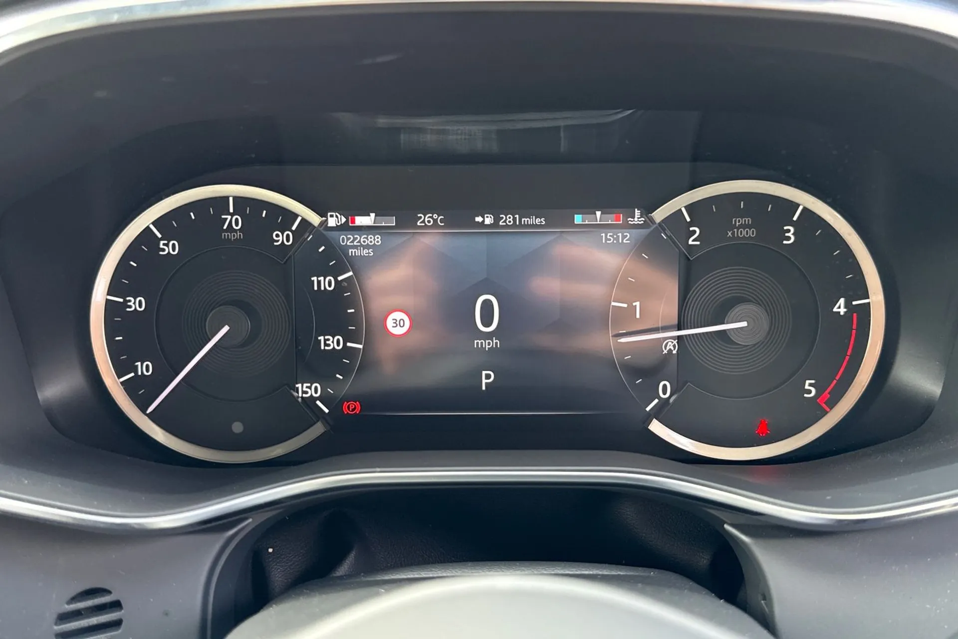 Jaguar F-PACE thumbnail image number 24