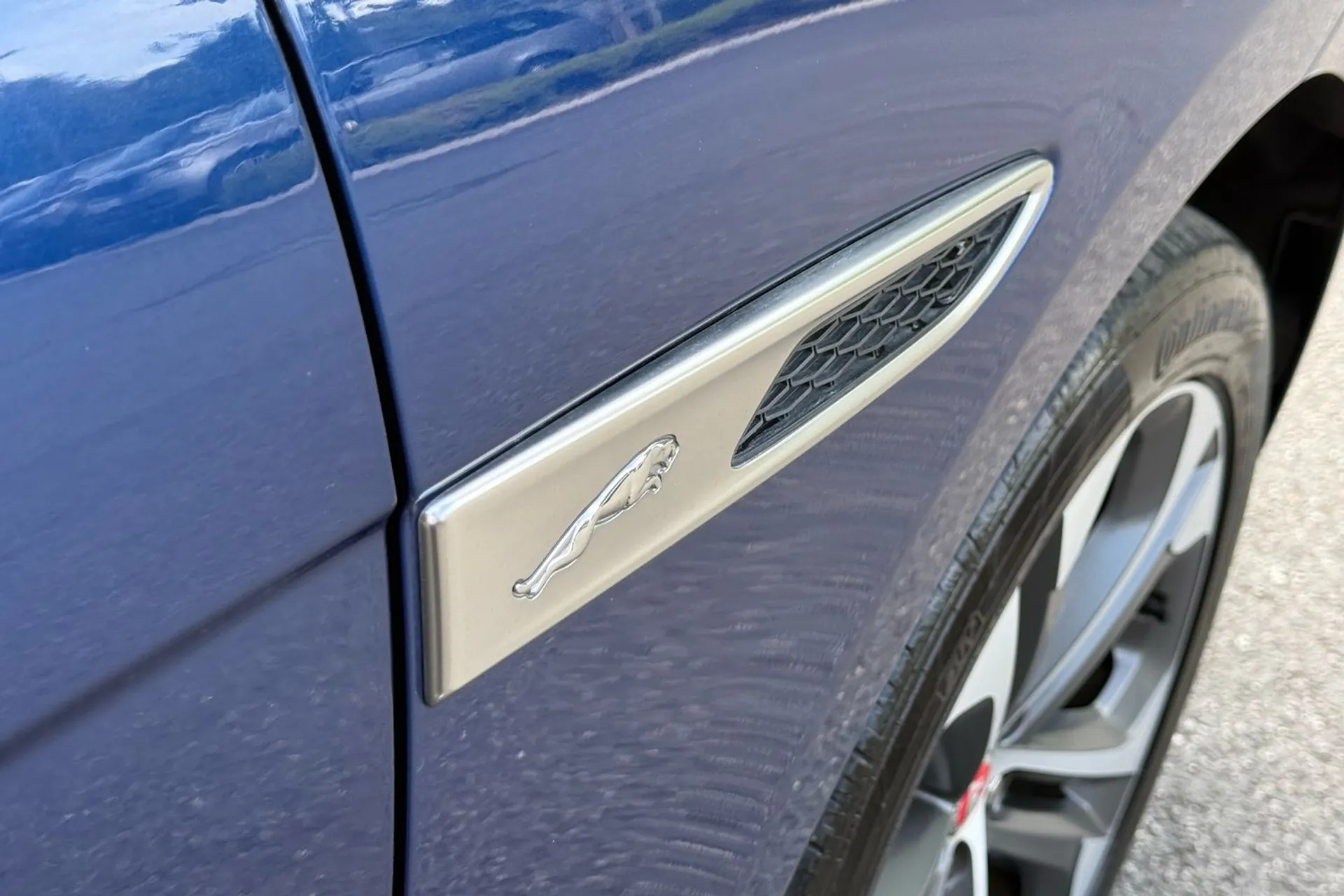 Jaguar F-PACE thumbnail image number 61