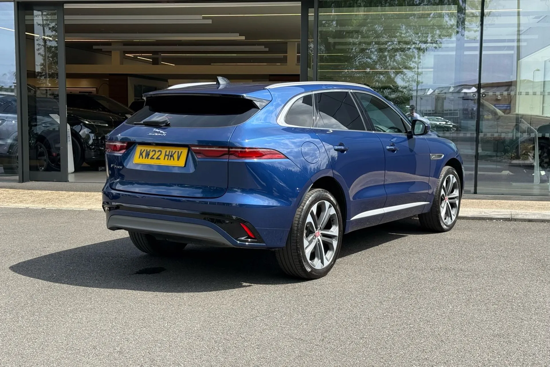 Jaguar F-PACE thumbnail image number 7