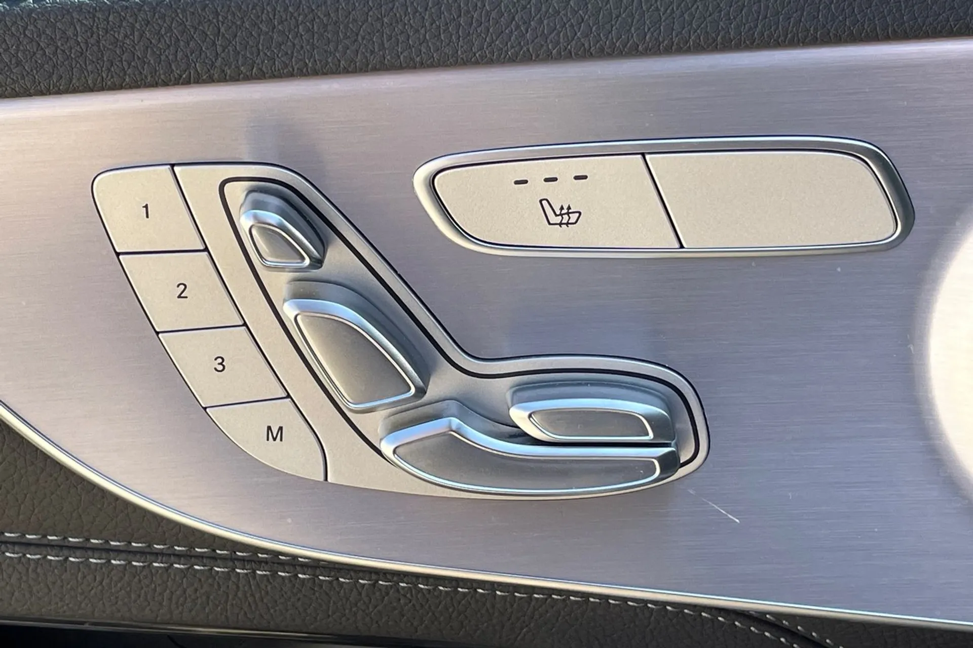MERCEDES-BENZ C CLASS thumbnail image number 47