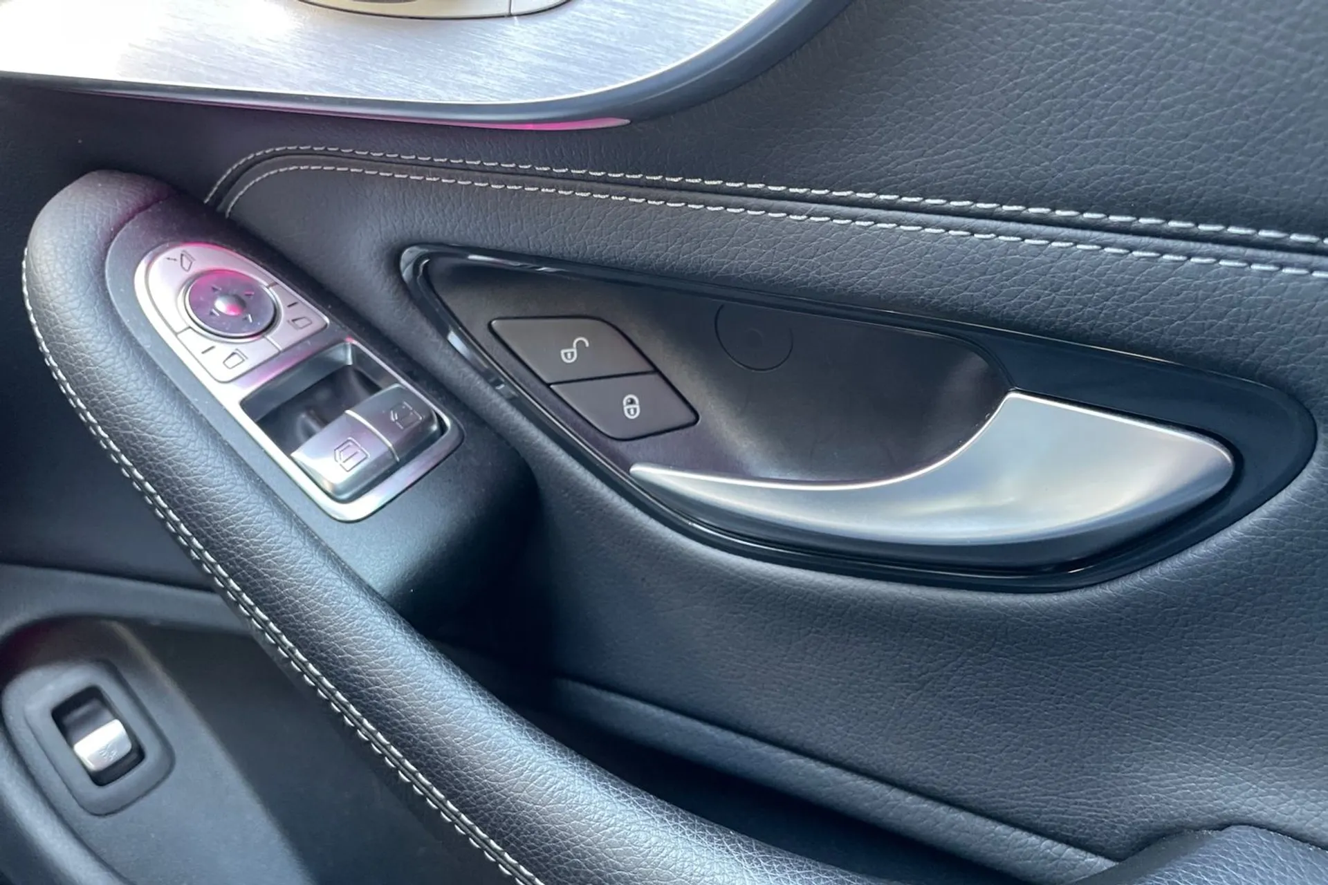 MERCEDES-BENZ C CLASS thumbnail image number 42