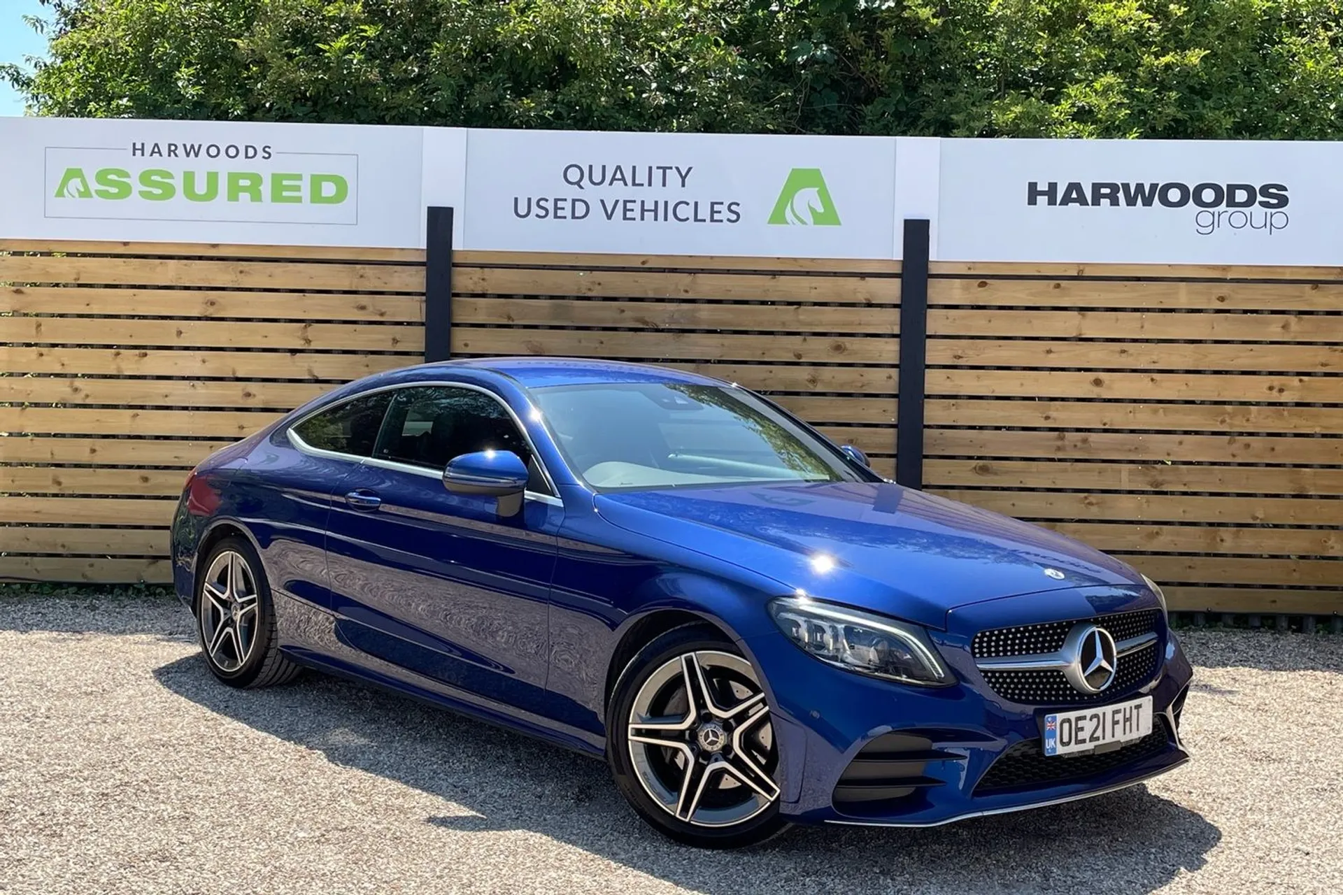 MERCEDES-BENZ C CLASS focused image