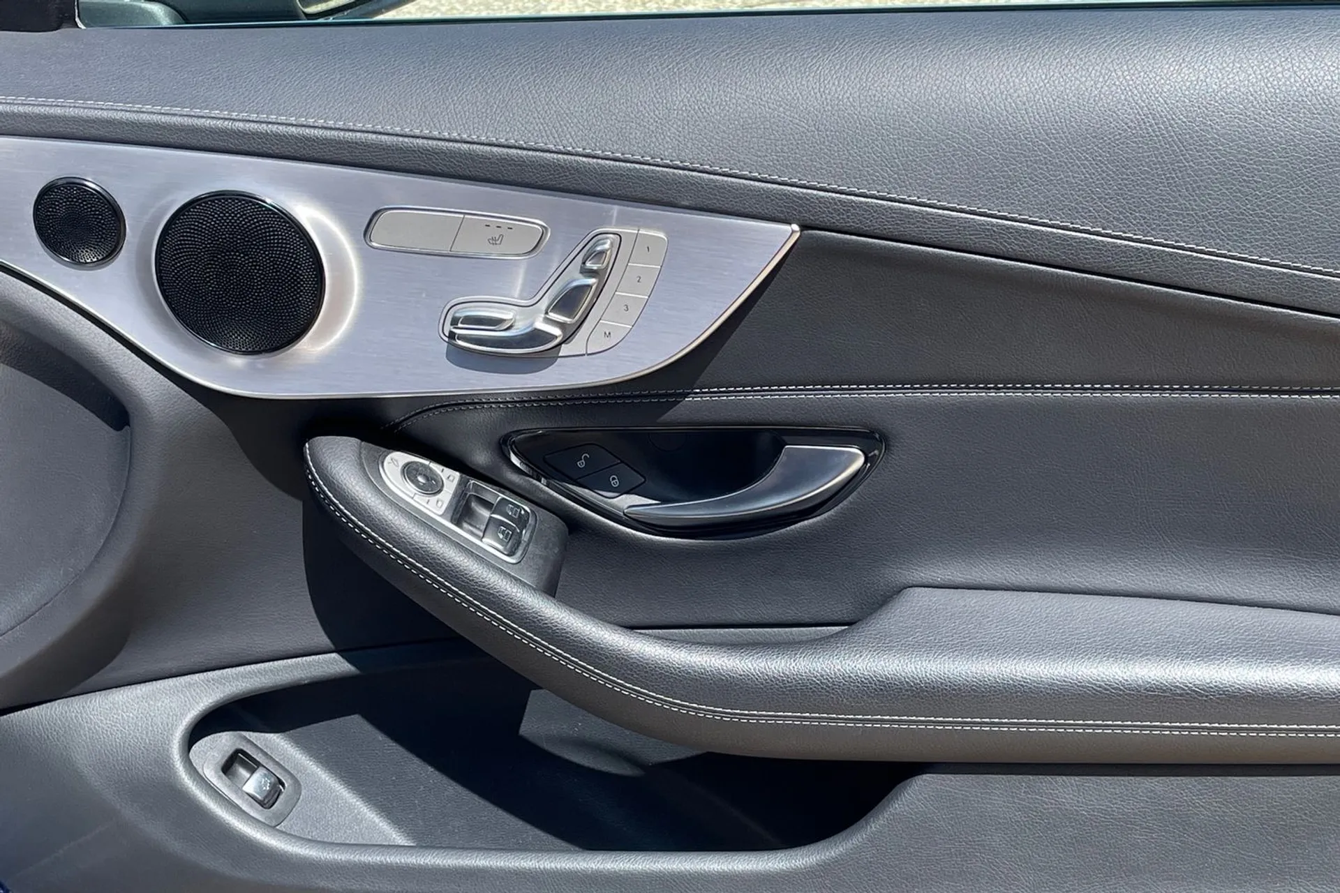 MERCEDES-BENZ C CLASS thumbnail image number 39