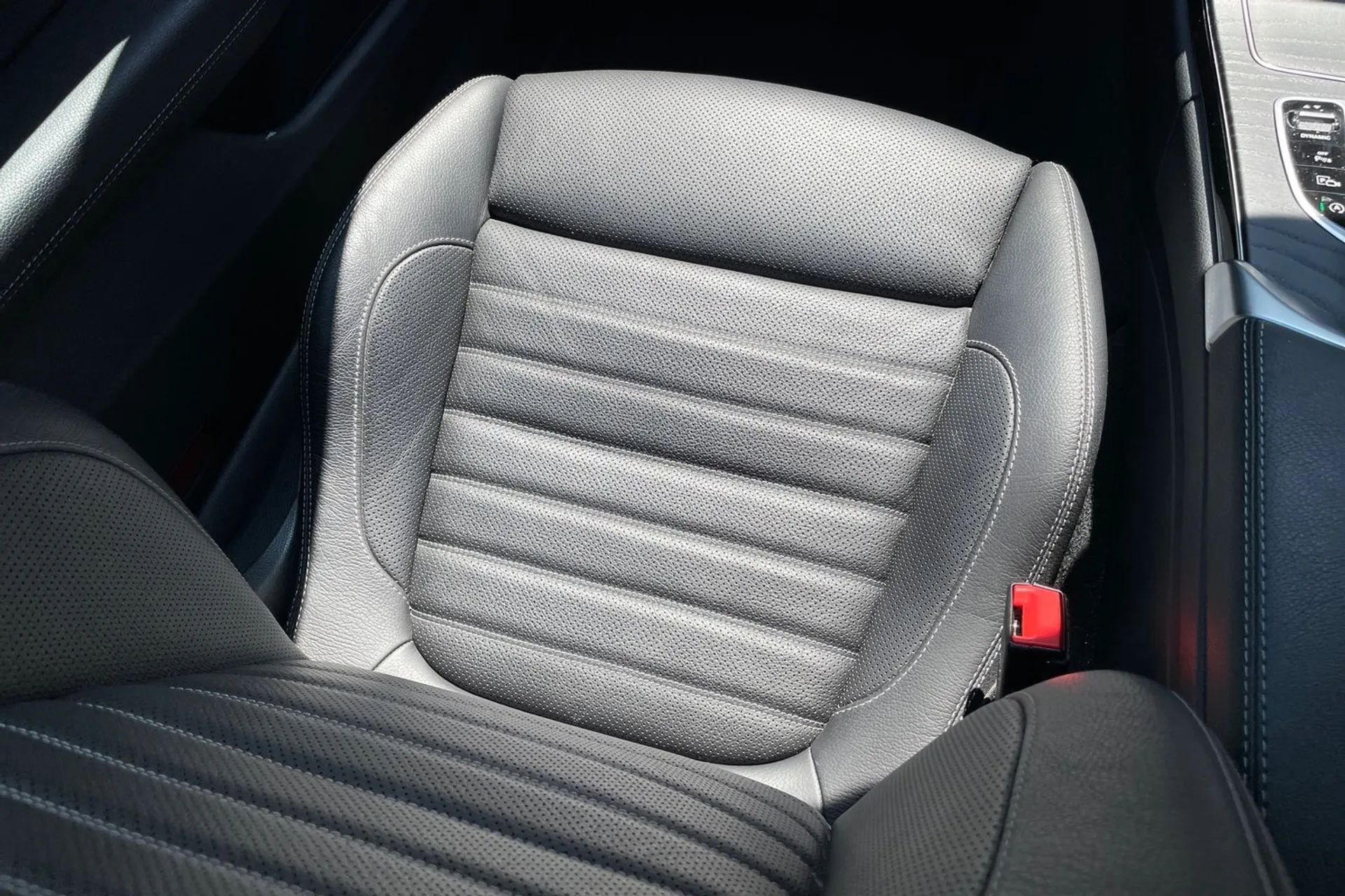 MERCEDES-BENZ C CLASS thumbnail image number 32