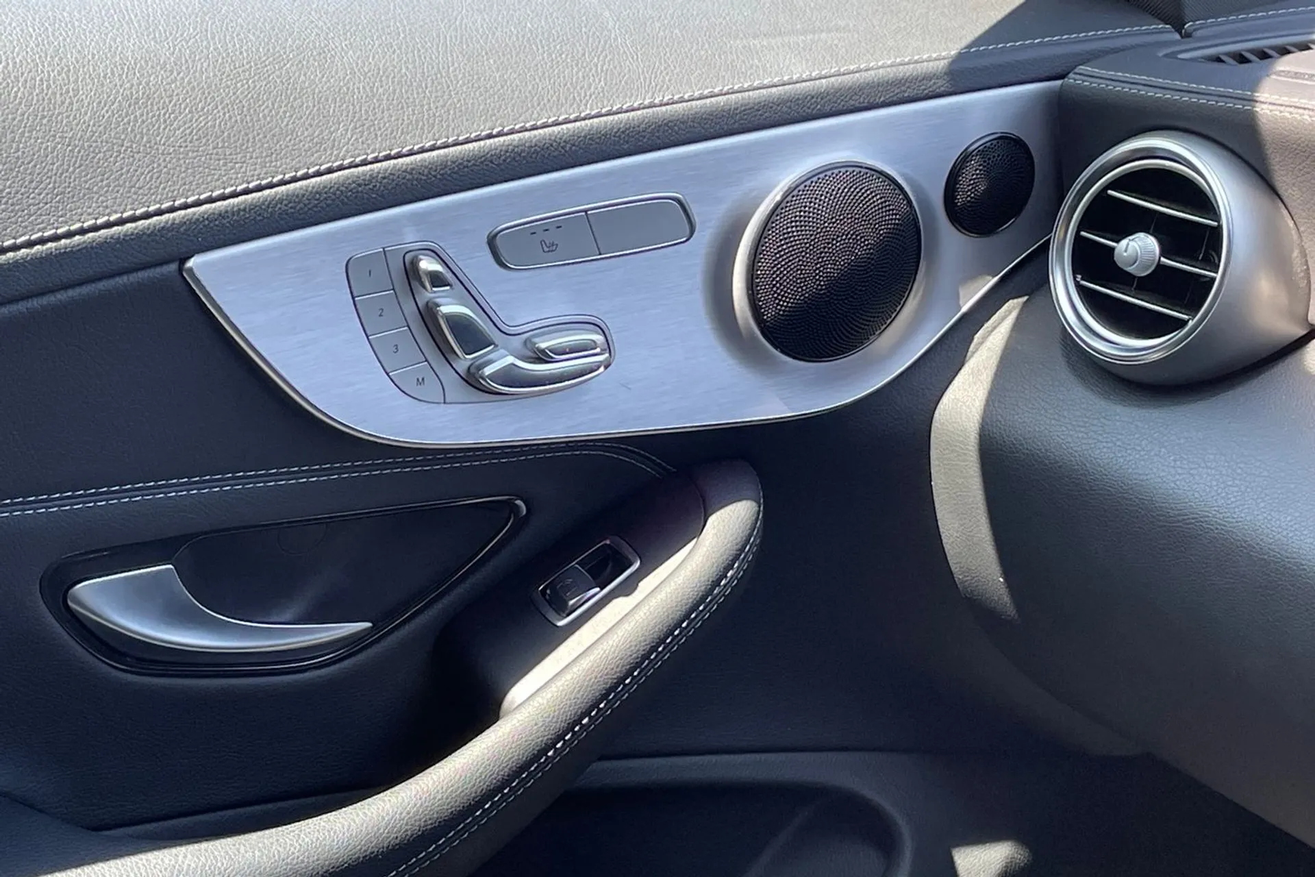 MERCEDES-BENZ C CLASS thumbnail image number 31