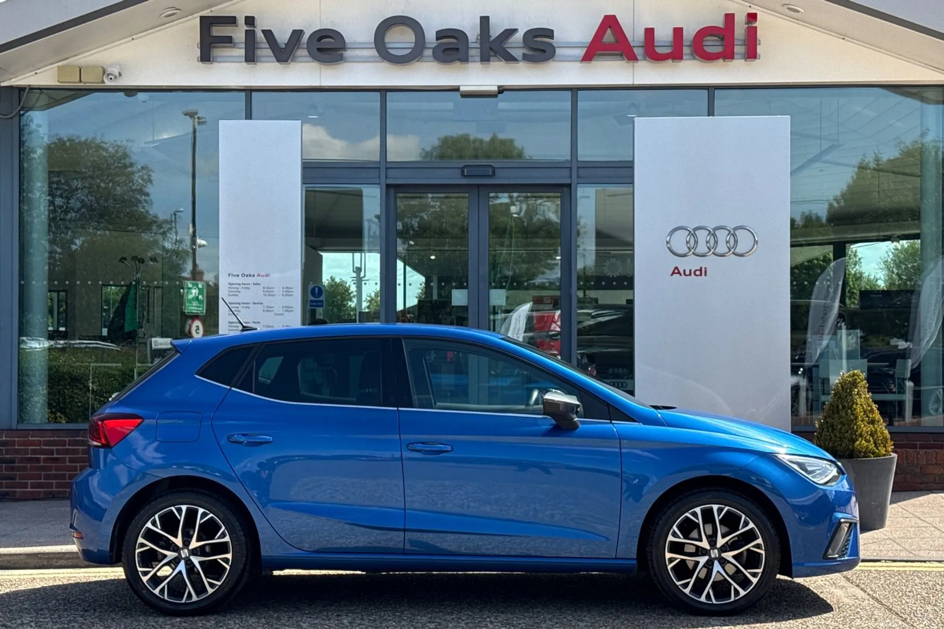 SEAT IBIZA thumbnail image number 2