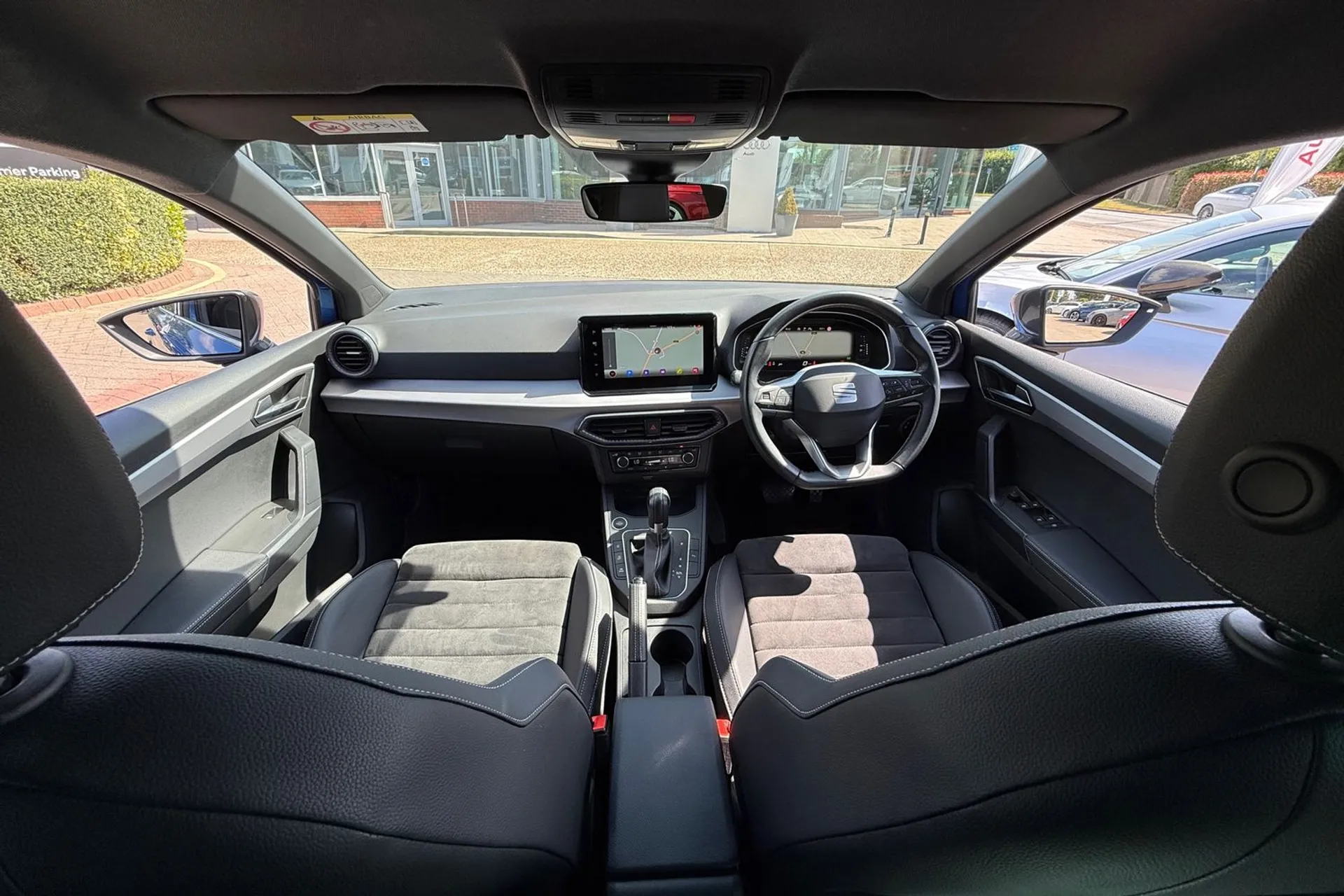 SEAT IBIZA thumbnail image number 3