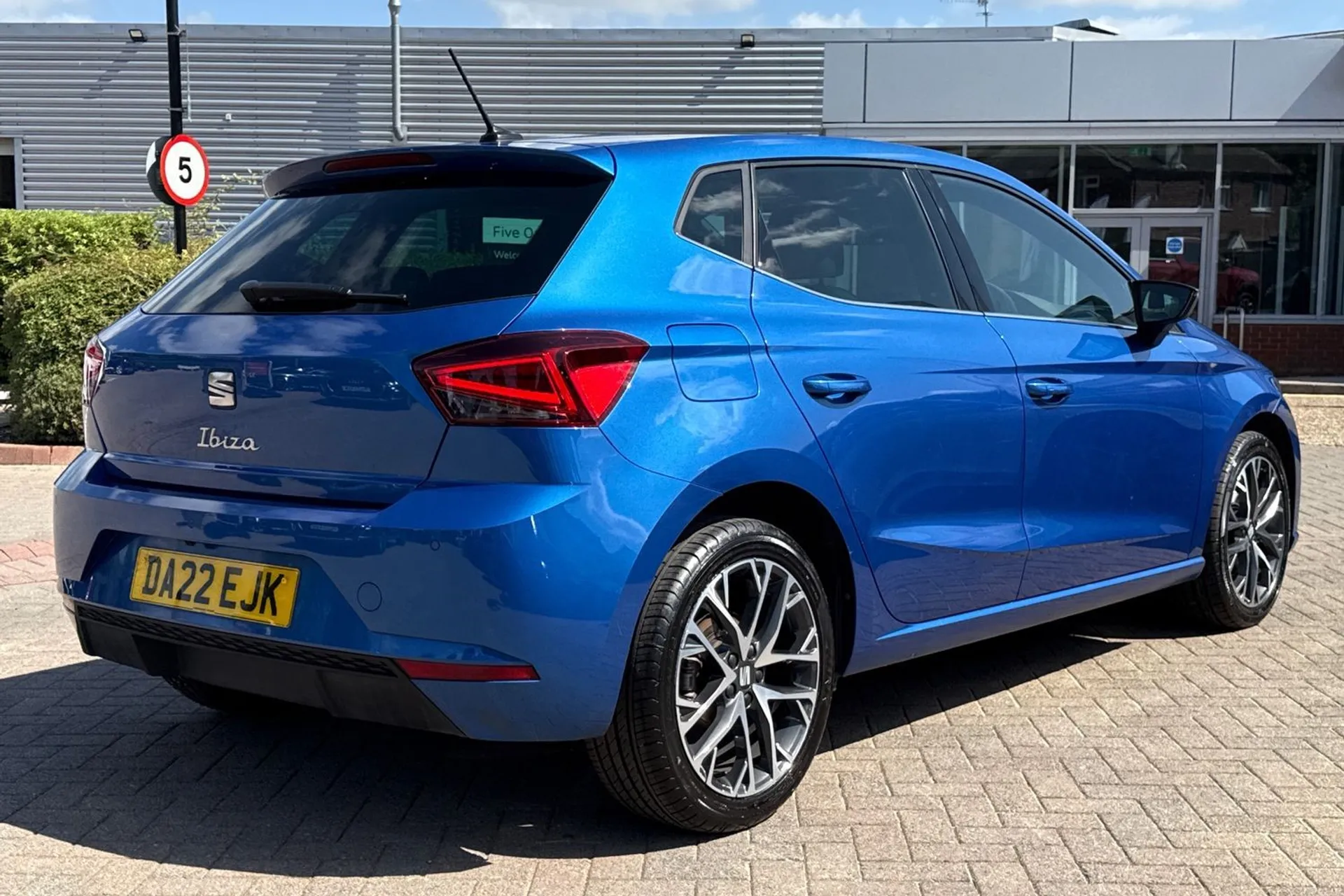 SEAT IBIZA thumbnail image number 4