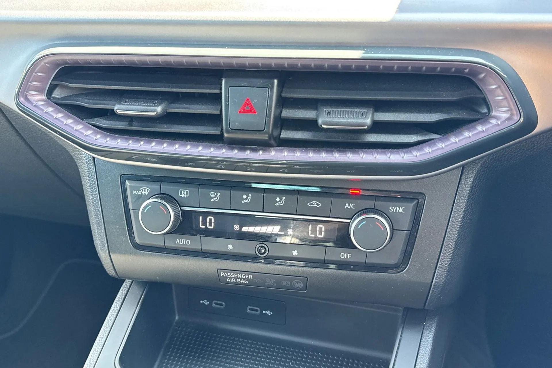 SEAT IBIZA thumbnail image number 13