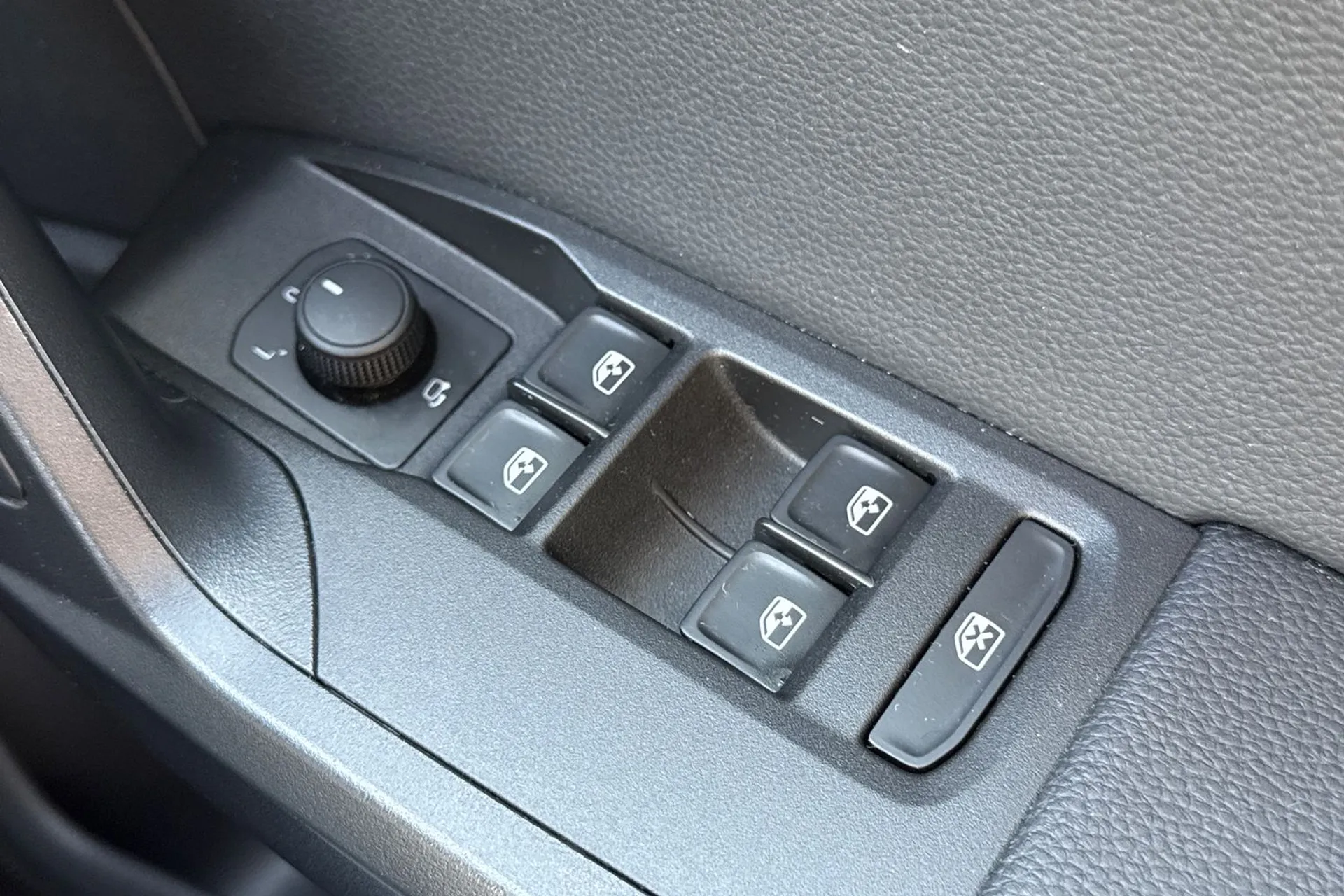 SEAT IBIZA thumbnail image number 14