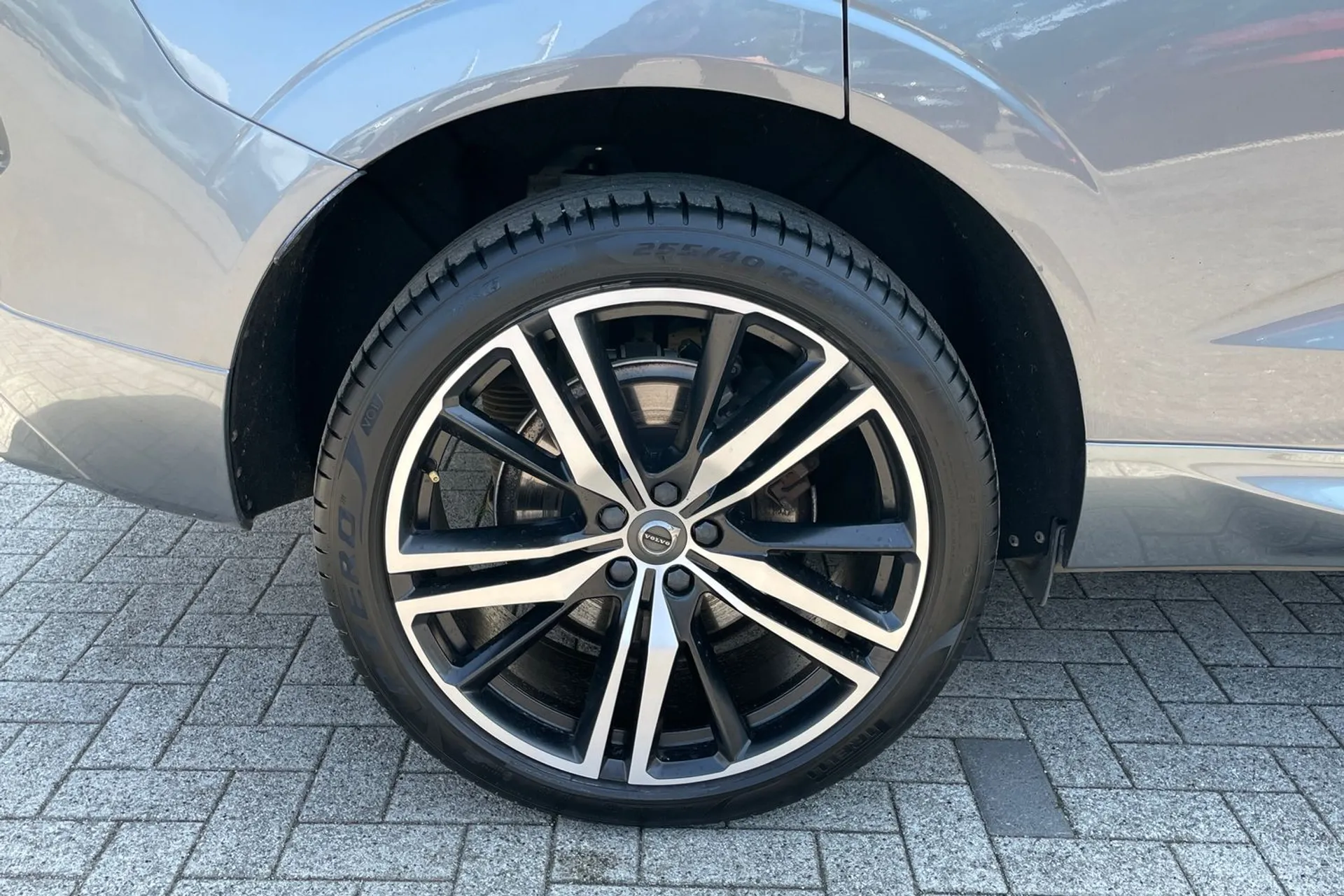 Volvo XC60 thumbnail image number 12