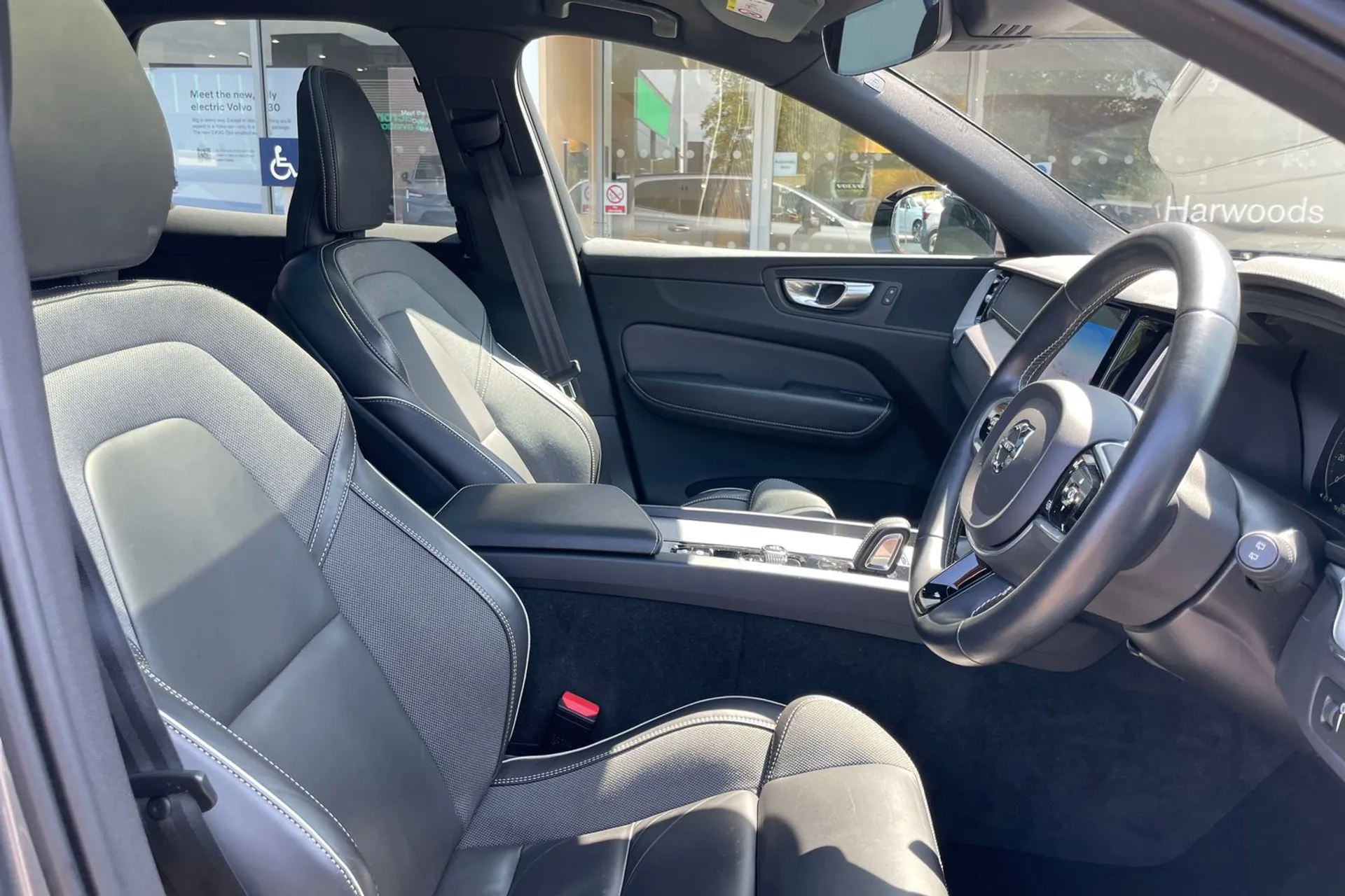 Volvo XC60 thumbnail image number 24