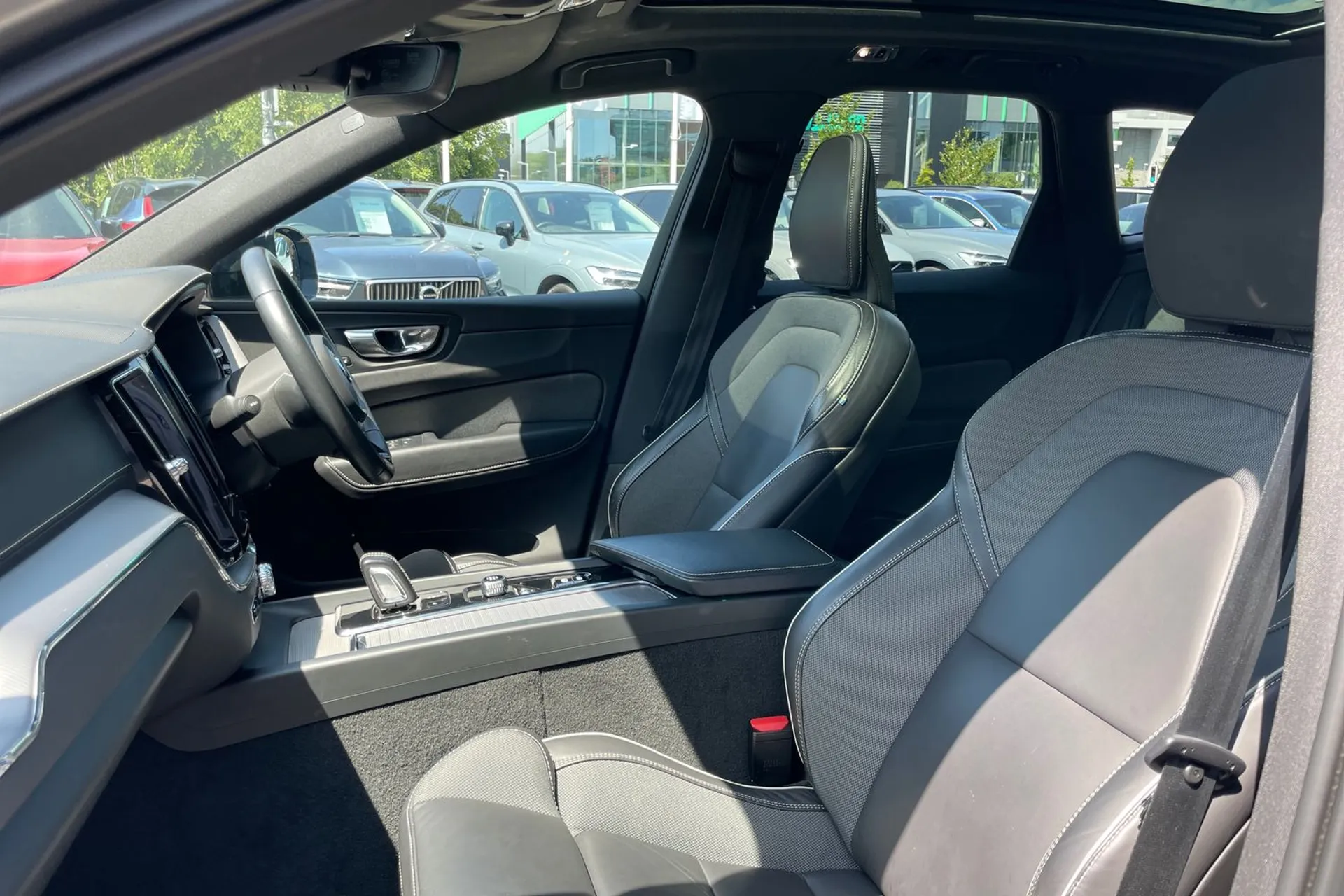 Volvo XC60 thumbnail image number 26
