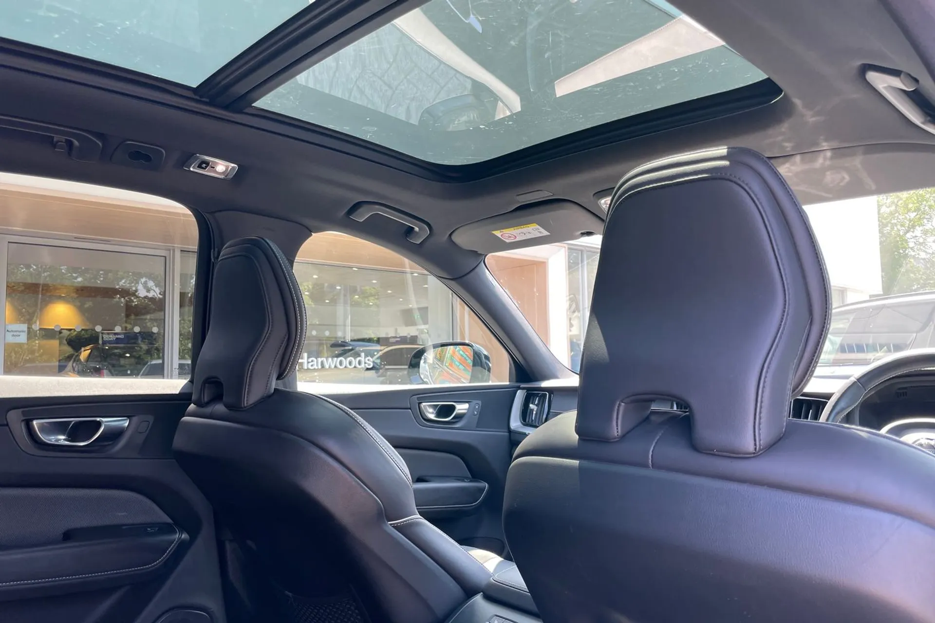 Volvo XC60 thumbnail image number 22