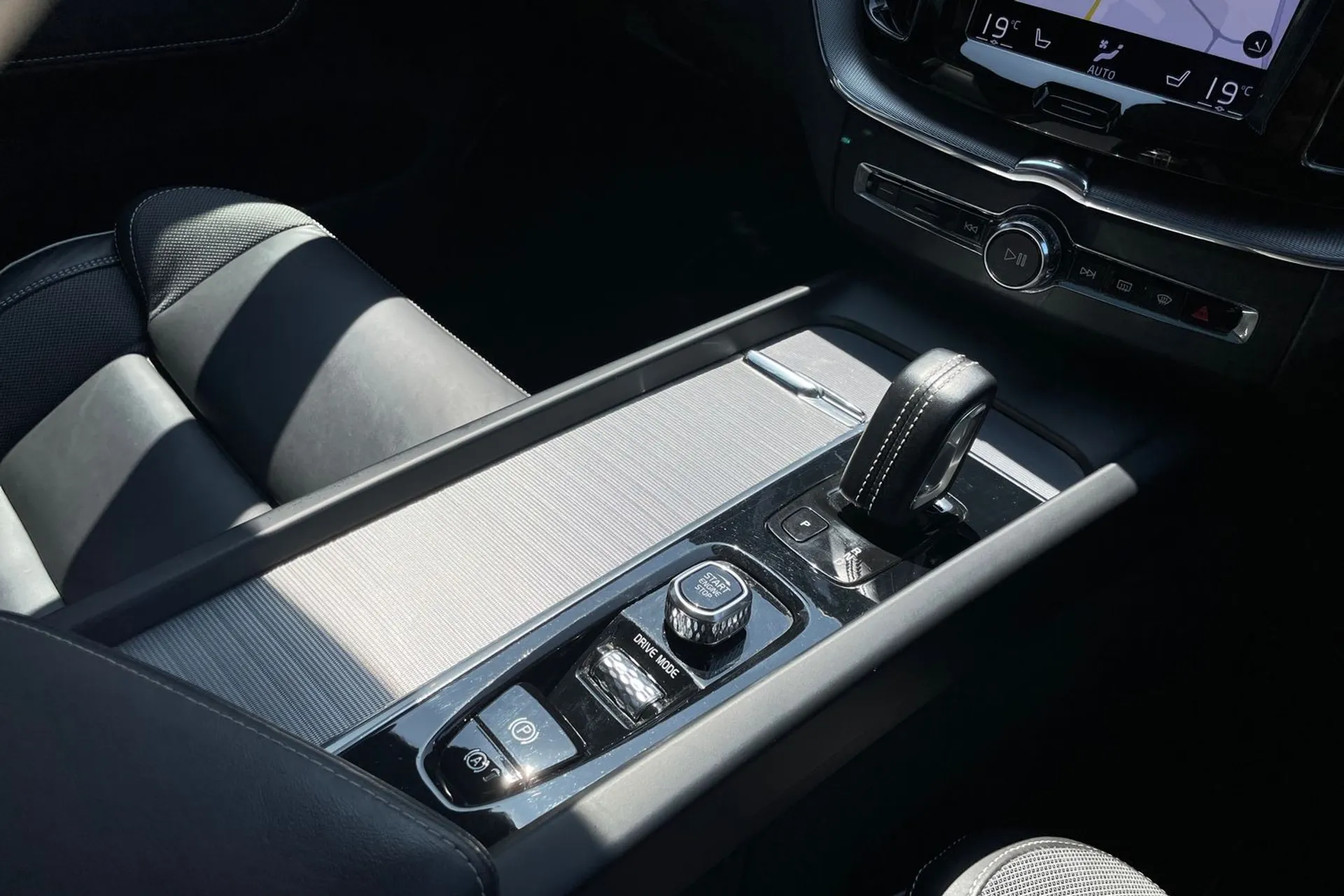 Volvo XC60 thumbnail image number 42