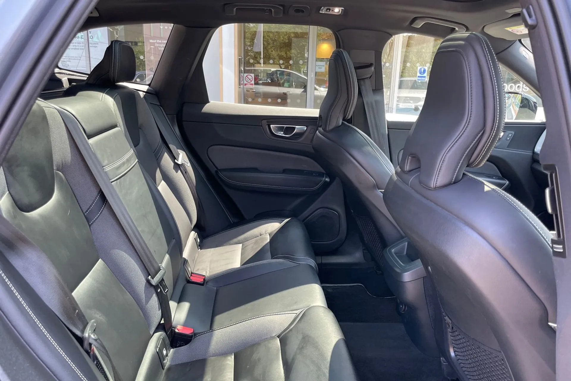 Volvo XC60 thumbnail image number 21