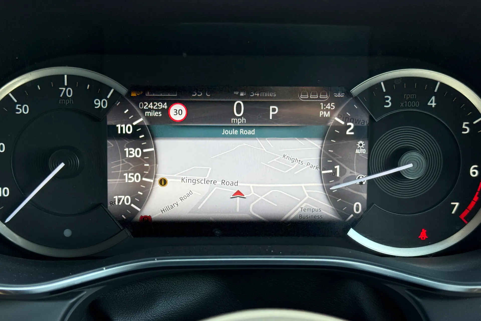 Jaguar F-PACE thumbnail image number 45