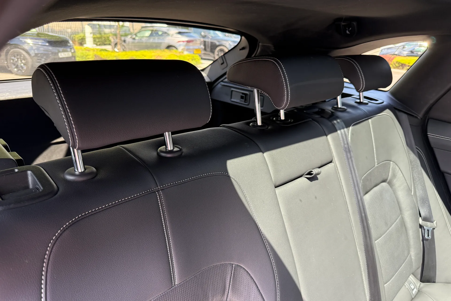 Jaguar F-PACE thumbnail image number 26