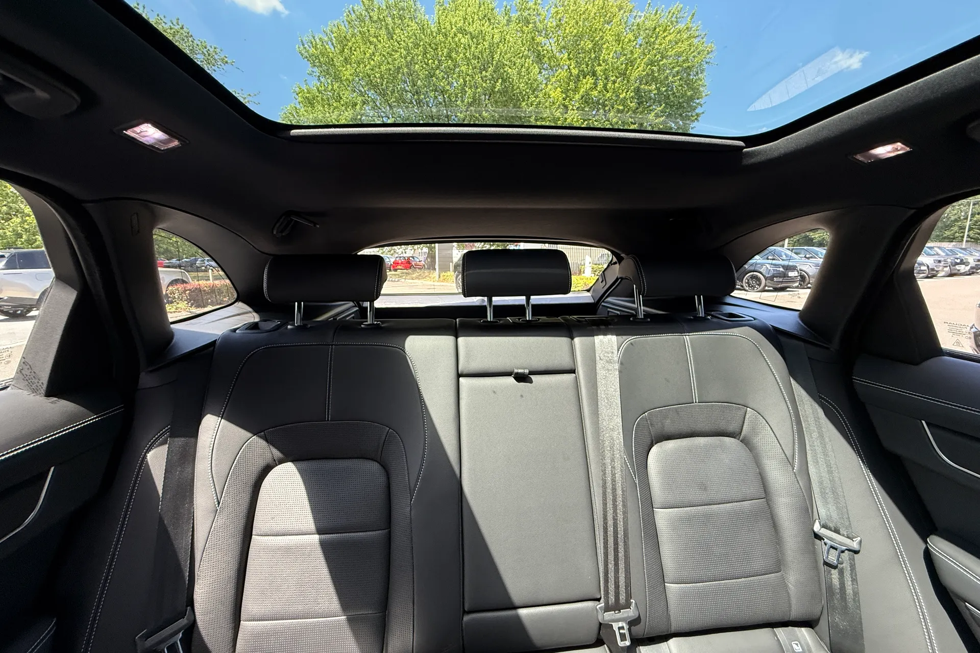 Jaguar F-PACE thumbnail image number 50