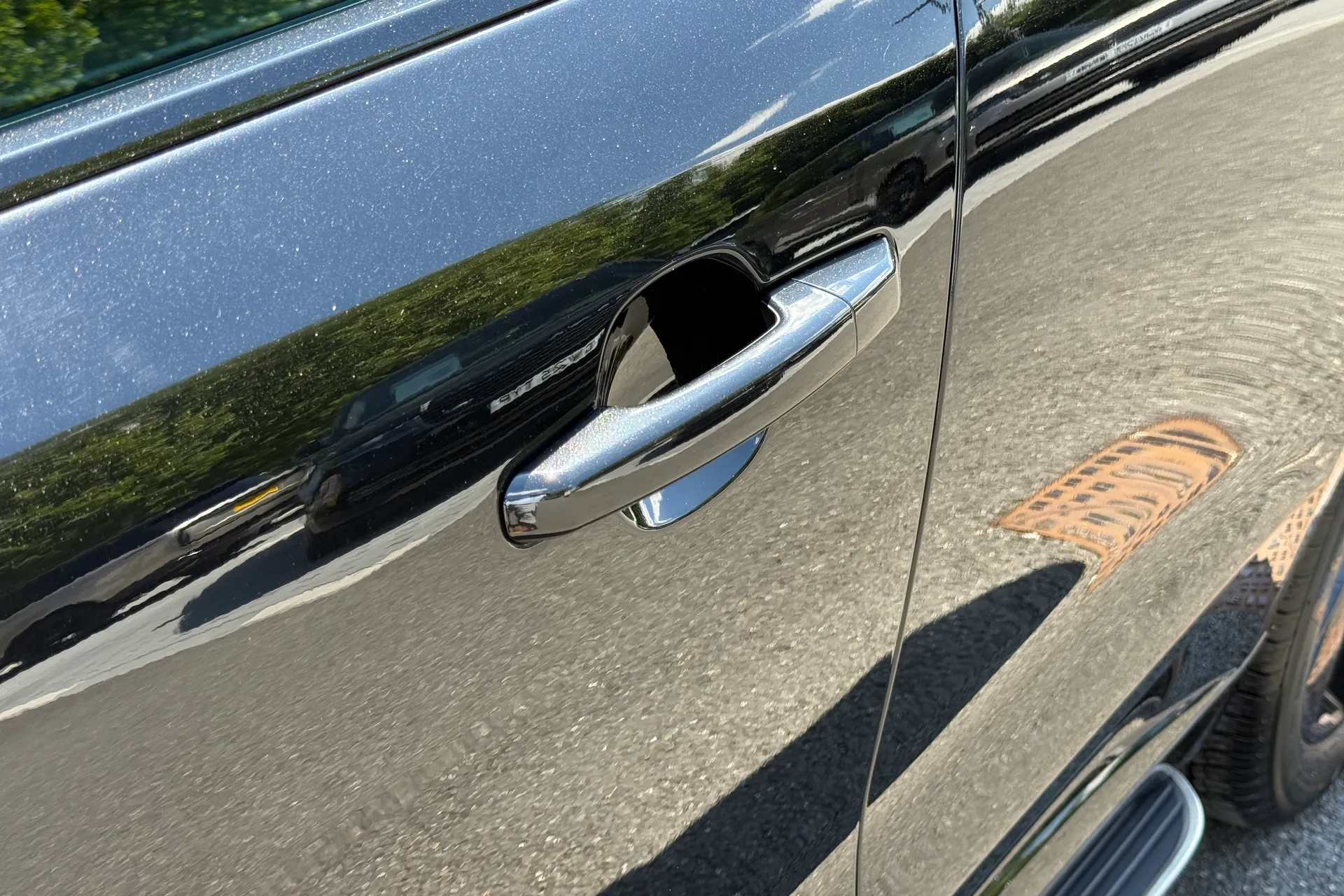 Jaguar F-PACE thumbnail image number 11