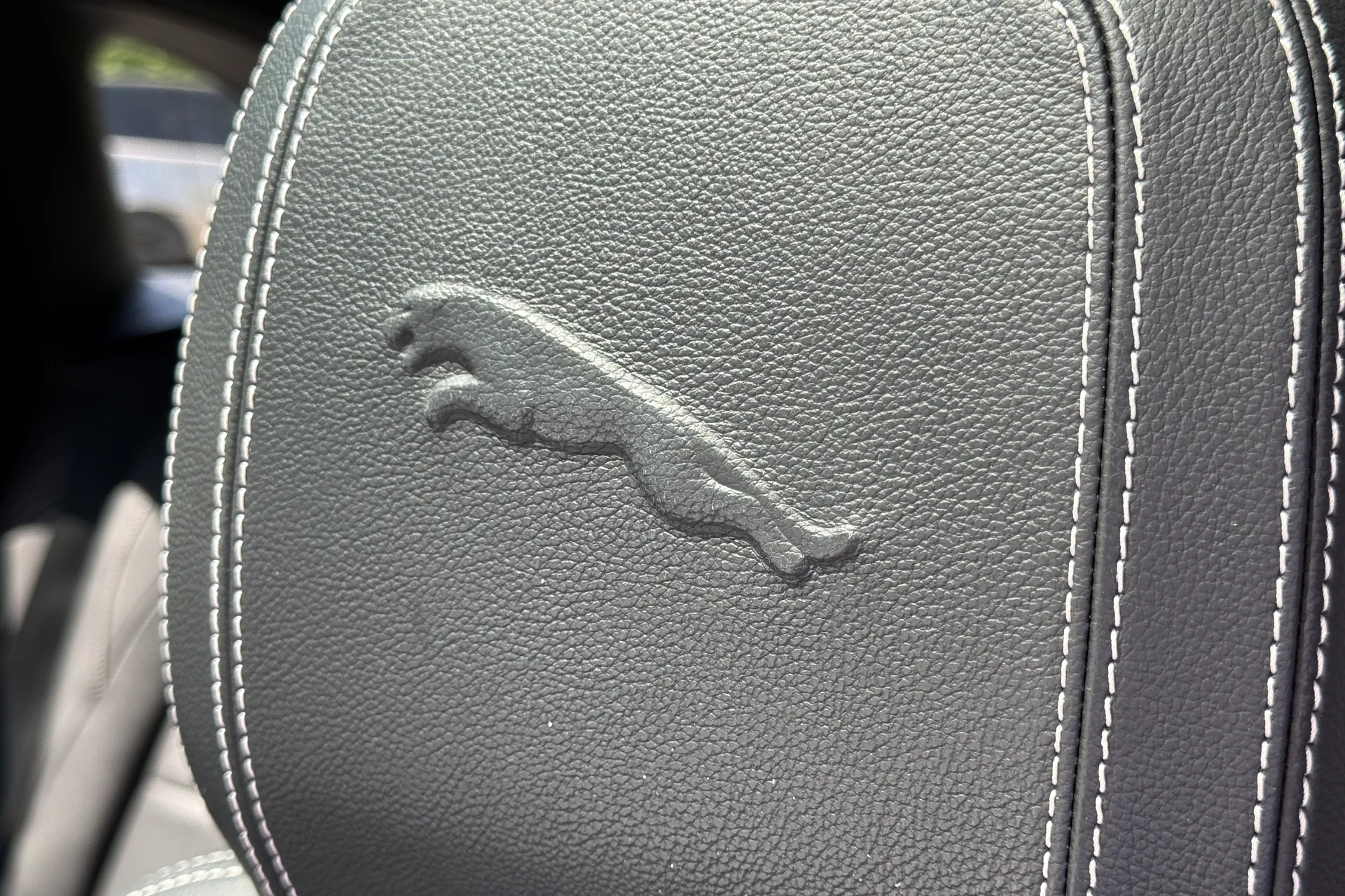Jaguar F-PACE thumbnail image number 5