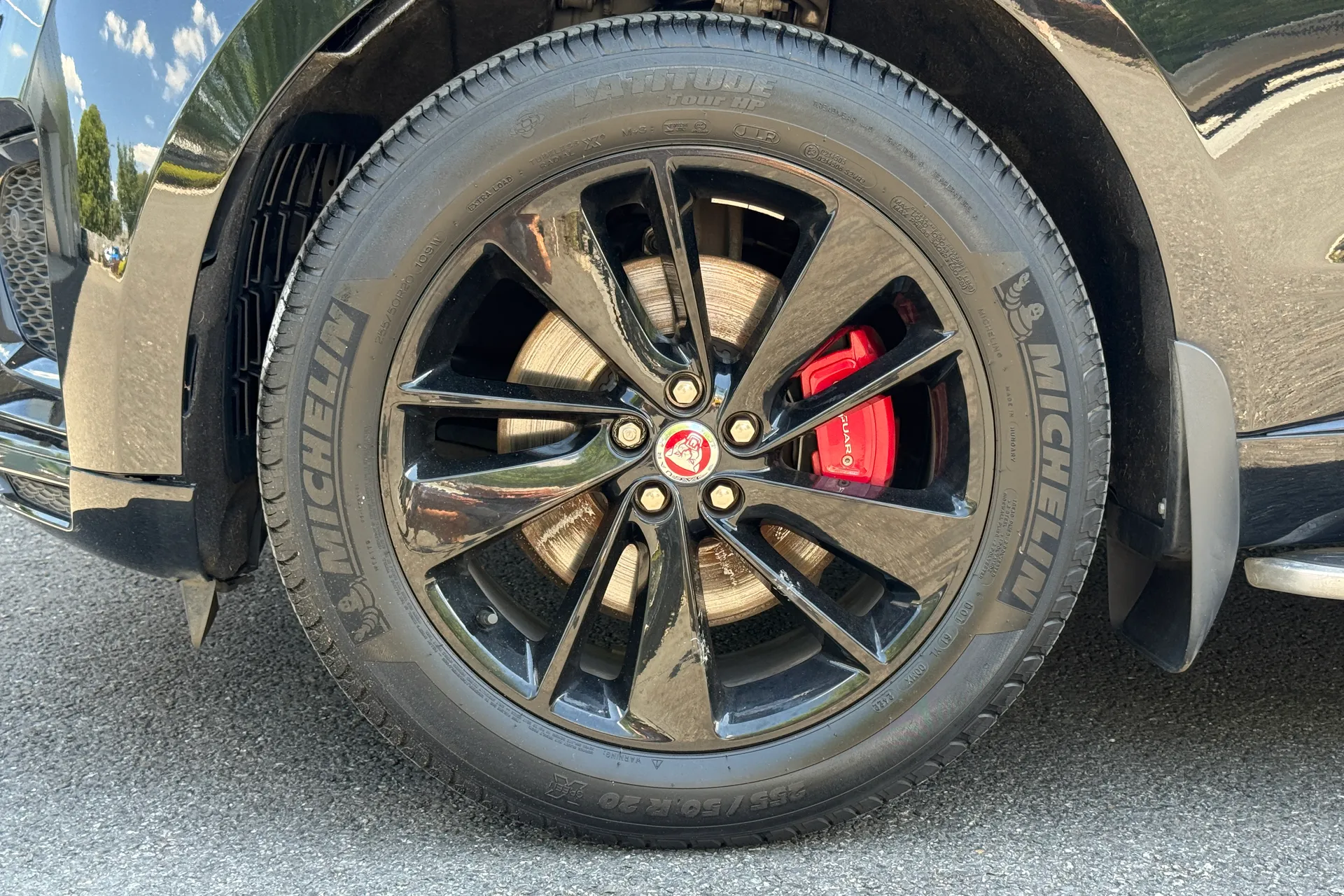 Jaguar F-PACE thumbnail image number 6