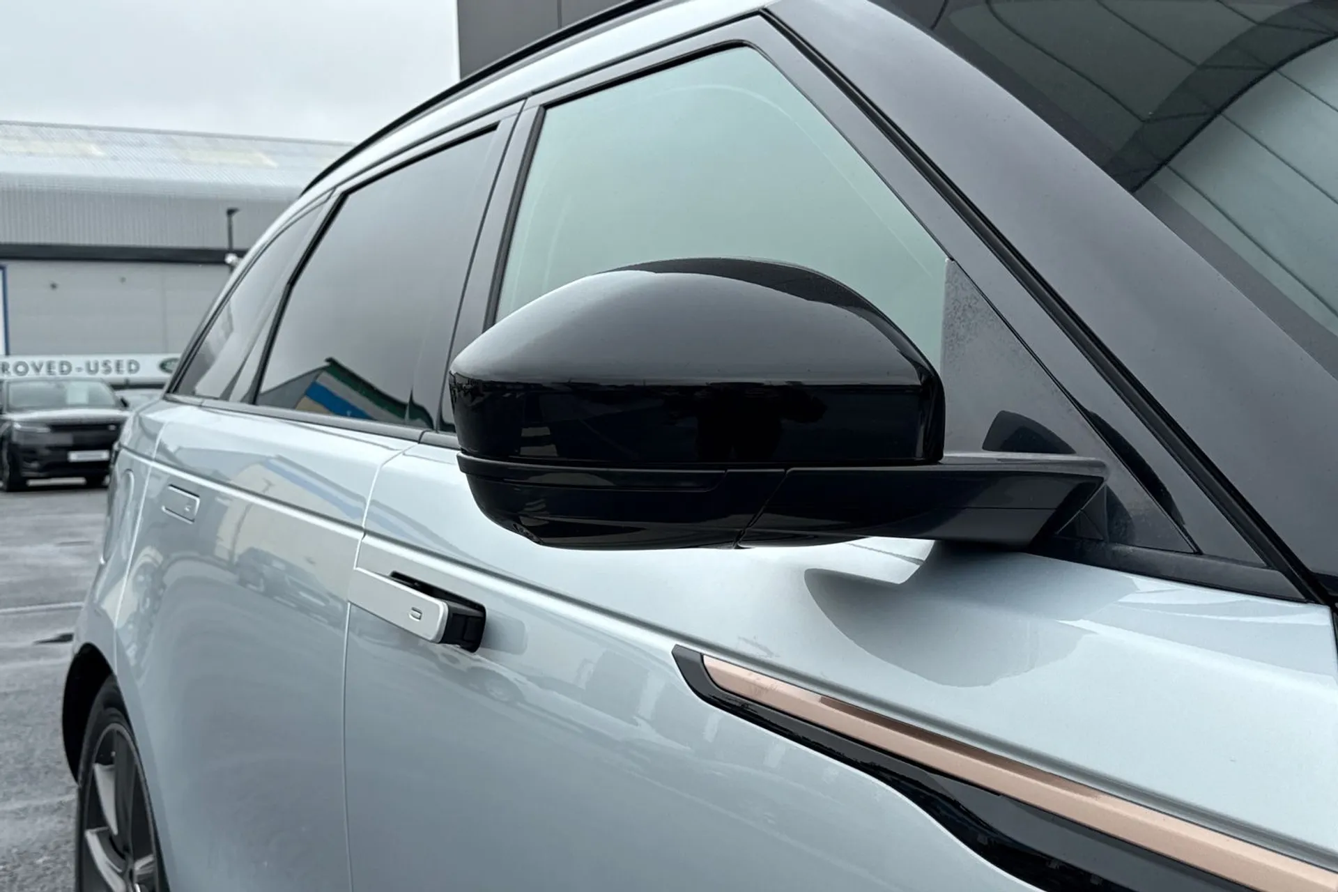LAND ROVER RANGE ROVER VELAR thumbnail image number 31