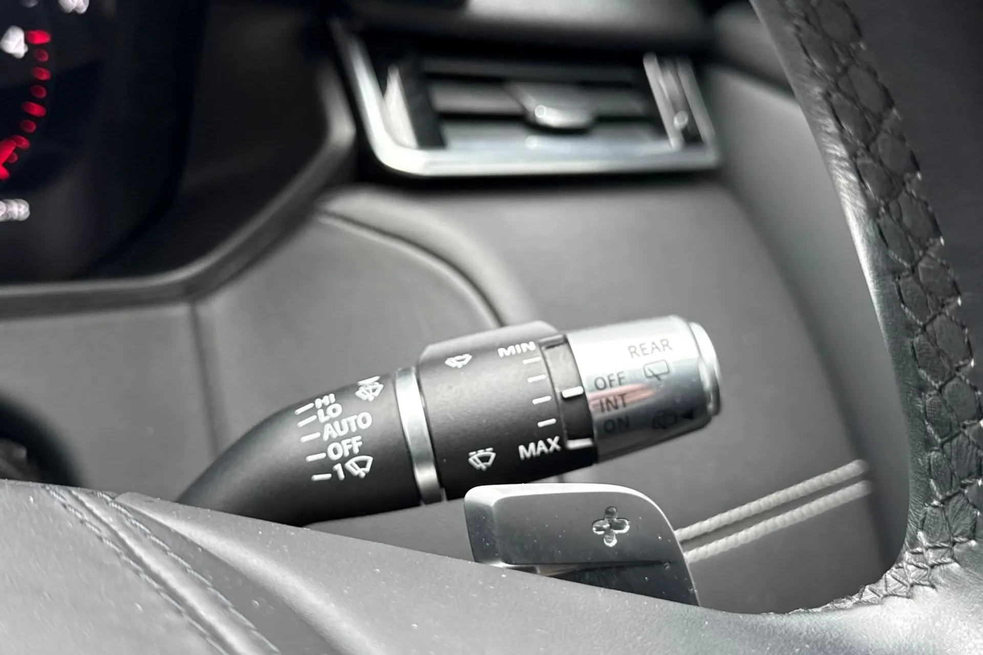 LAND ROVER RANGE ROVER VELAR thumbnail image number 62