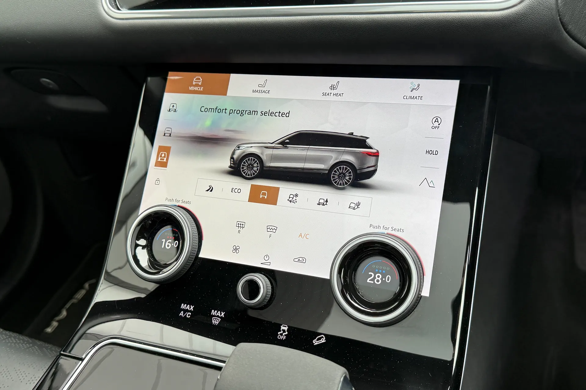 LAND ROVER RANGE ROVER VELAR thumbnail image number 69