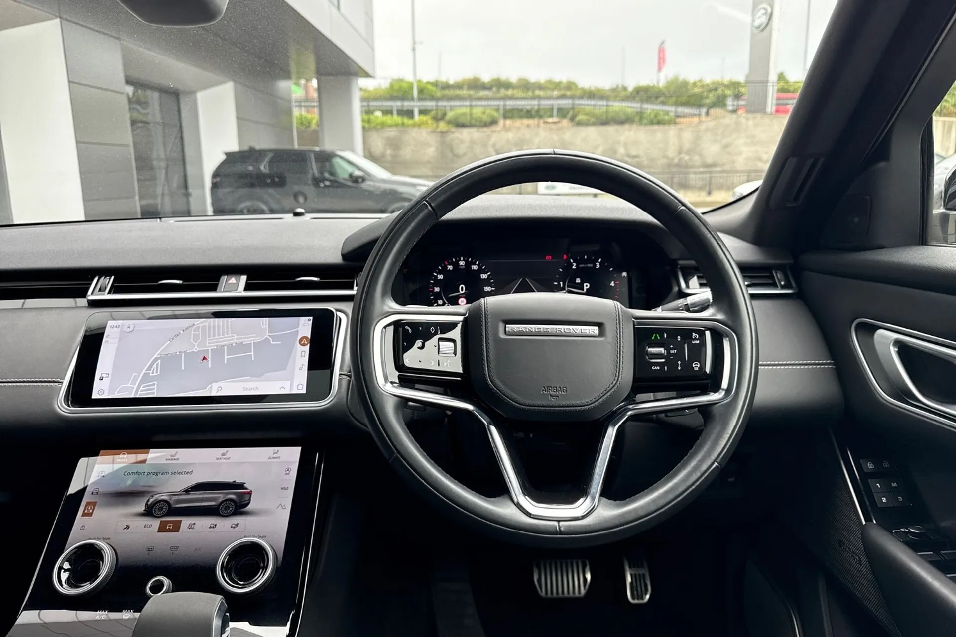 LAND ROVER RANGE ROVER VELAR thumbnail image number 51