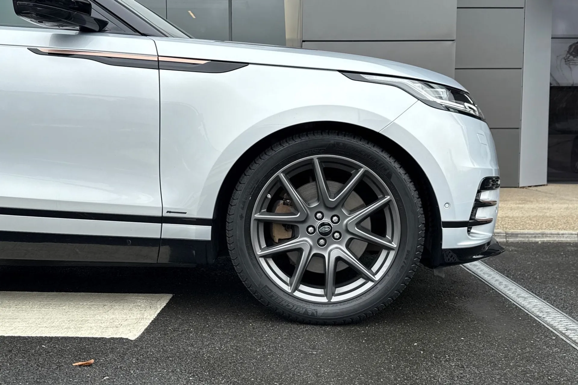 LAND ROVER RANGE ROVER VELAR thumbnail image number 25