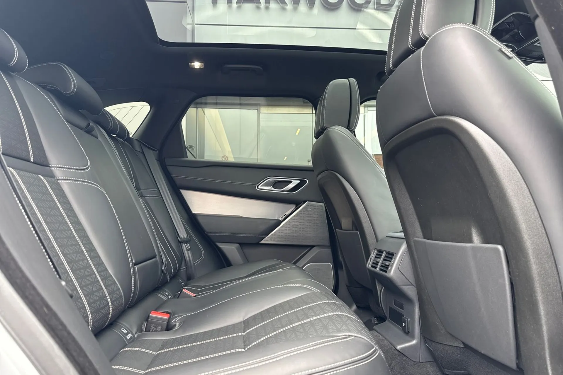 LAND ROVER RANGE ROVER VELAR thumbnail image number 40