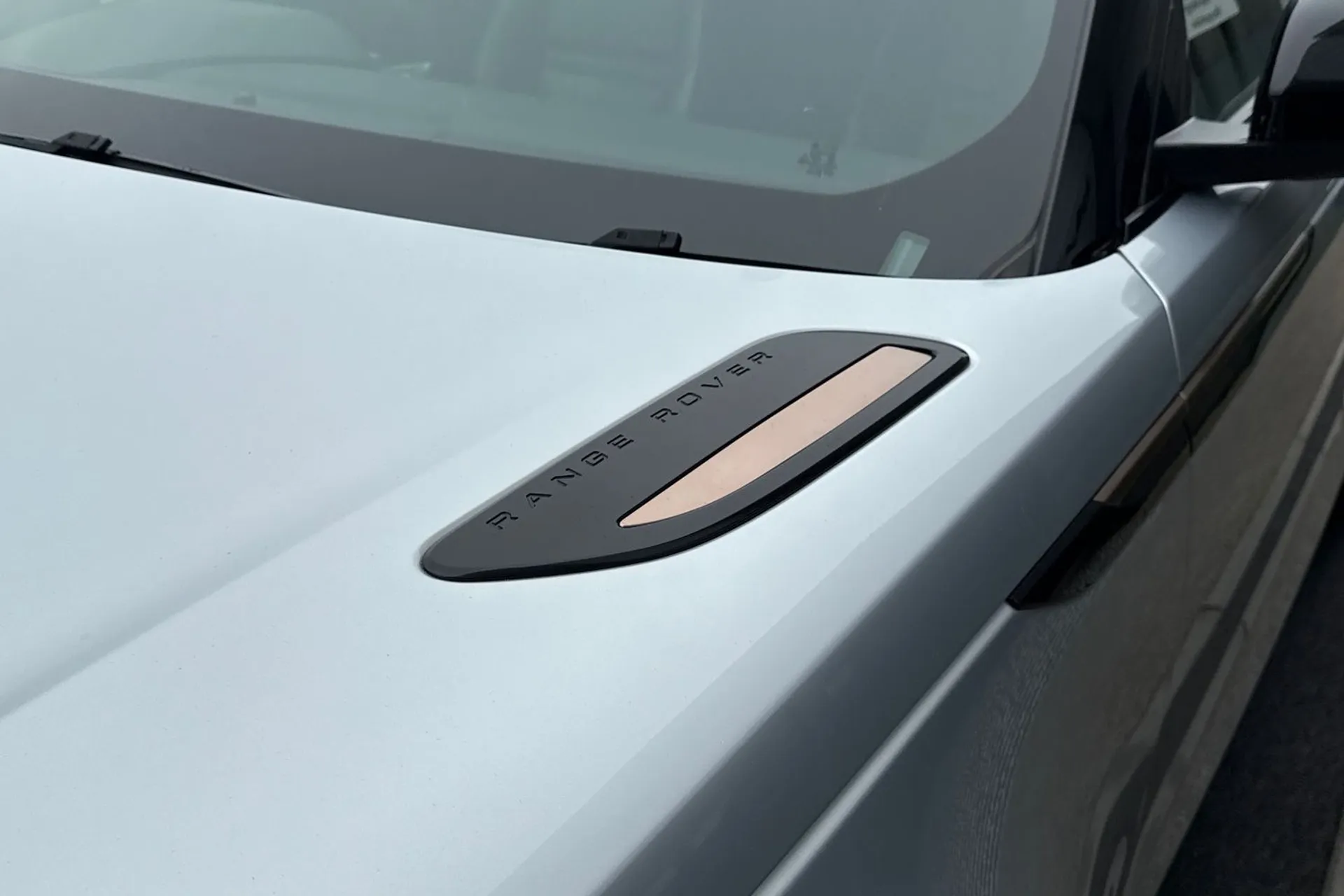 LAND ROVER RANGE ROVER VELAR thumbnail image number 28
