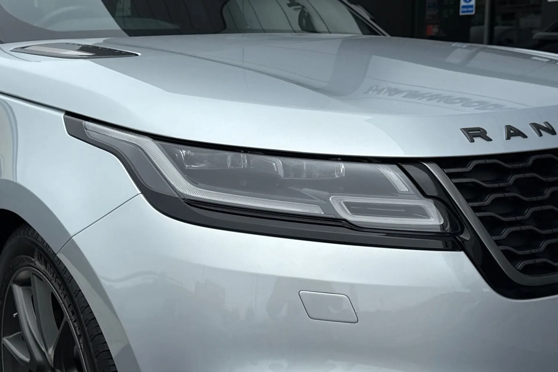 LAND ROVER RANGE ROVER VELAR thumbnail image number 27