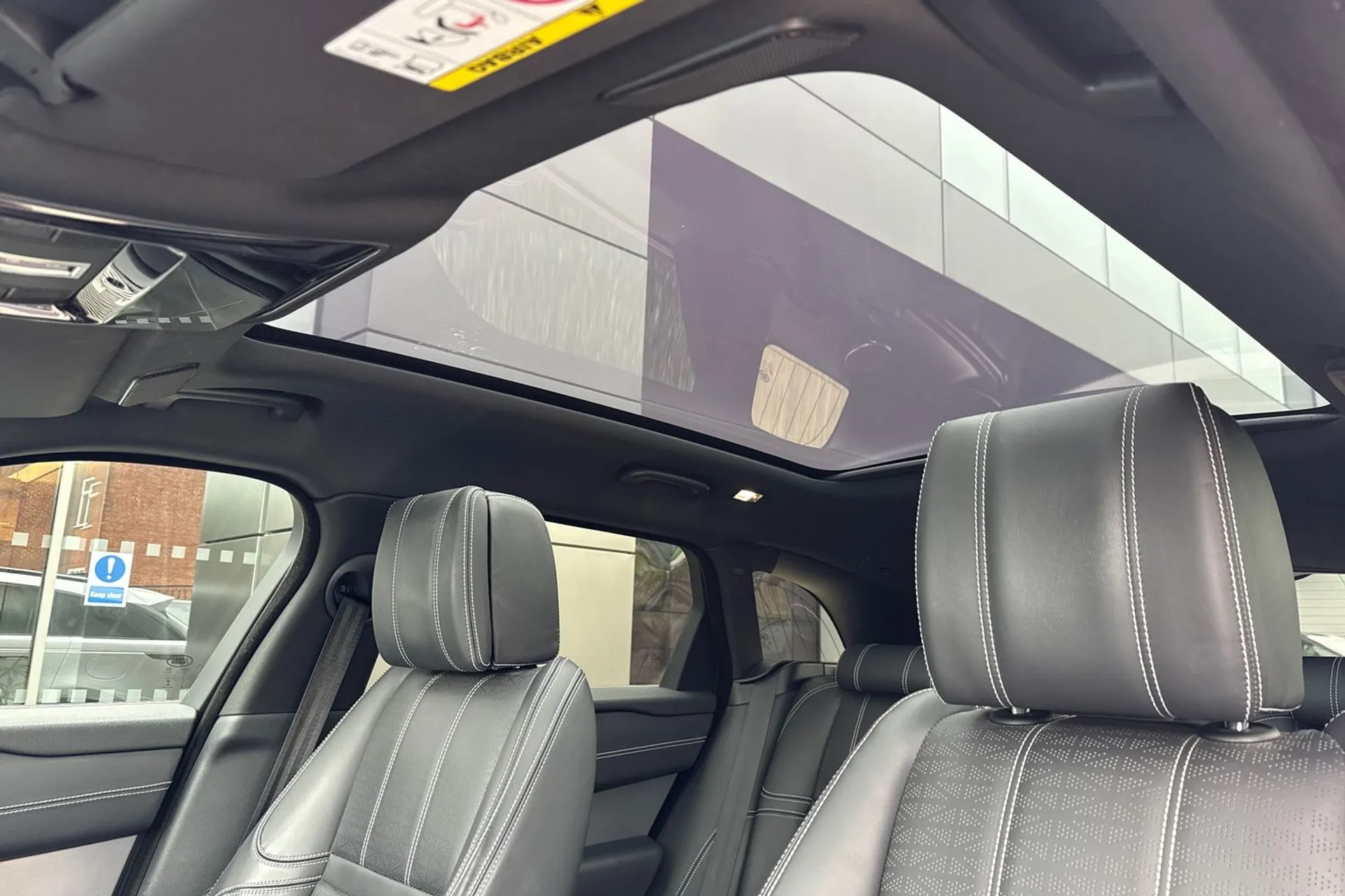 LAND ROVER RANGE ROVER VELAR thumbnail image number 47