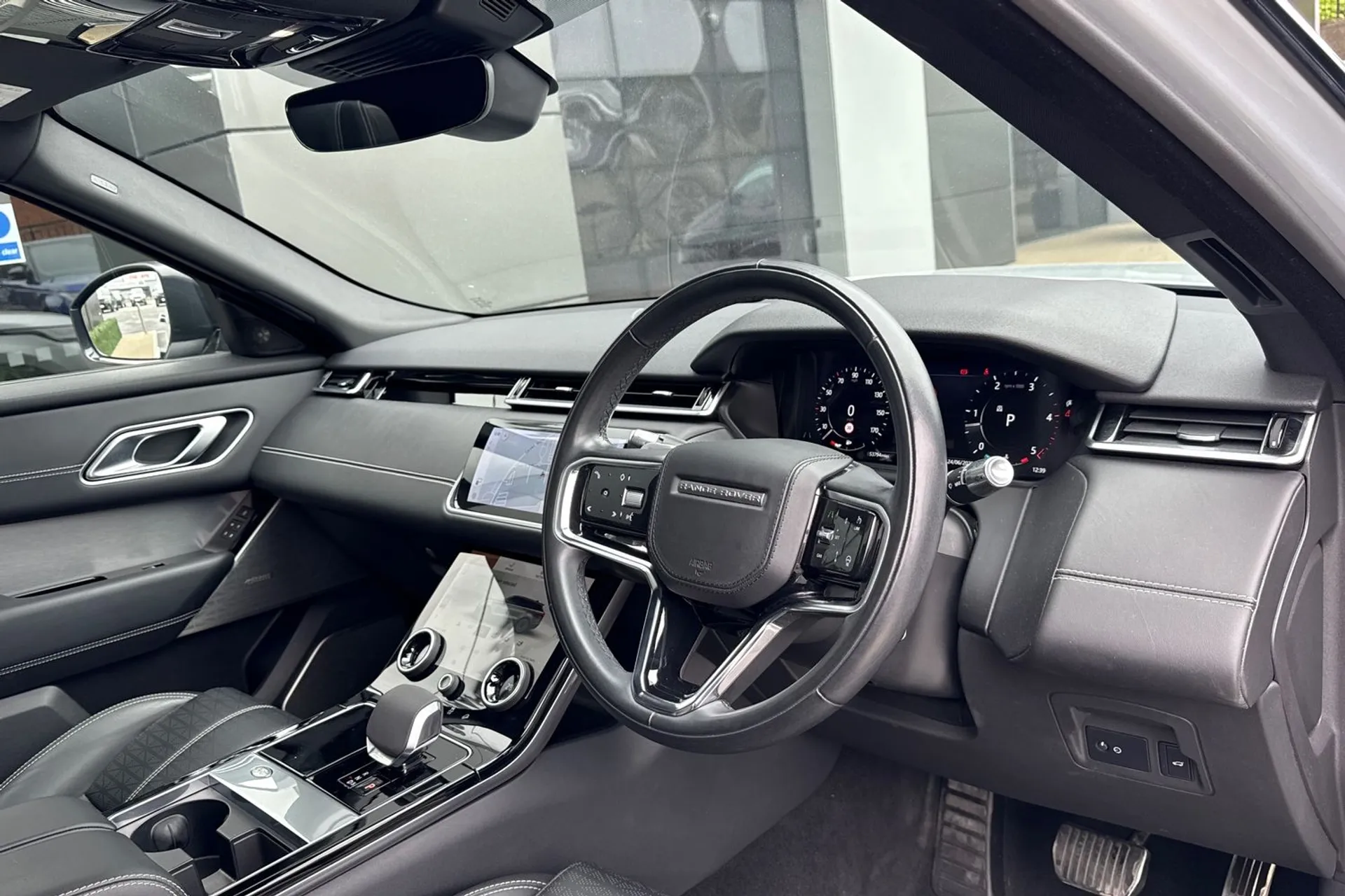 LAND ROVER RANGE ROVER VELAR thumbnail image number 17