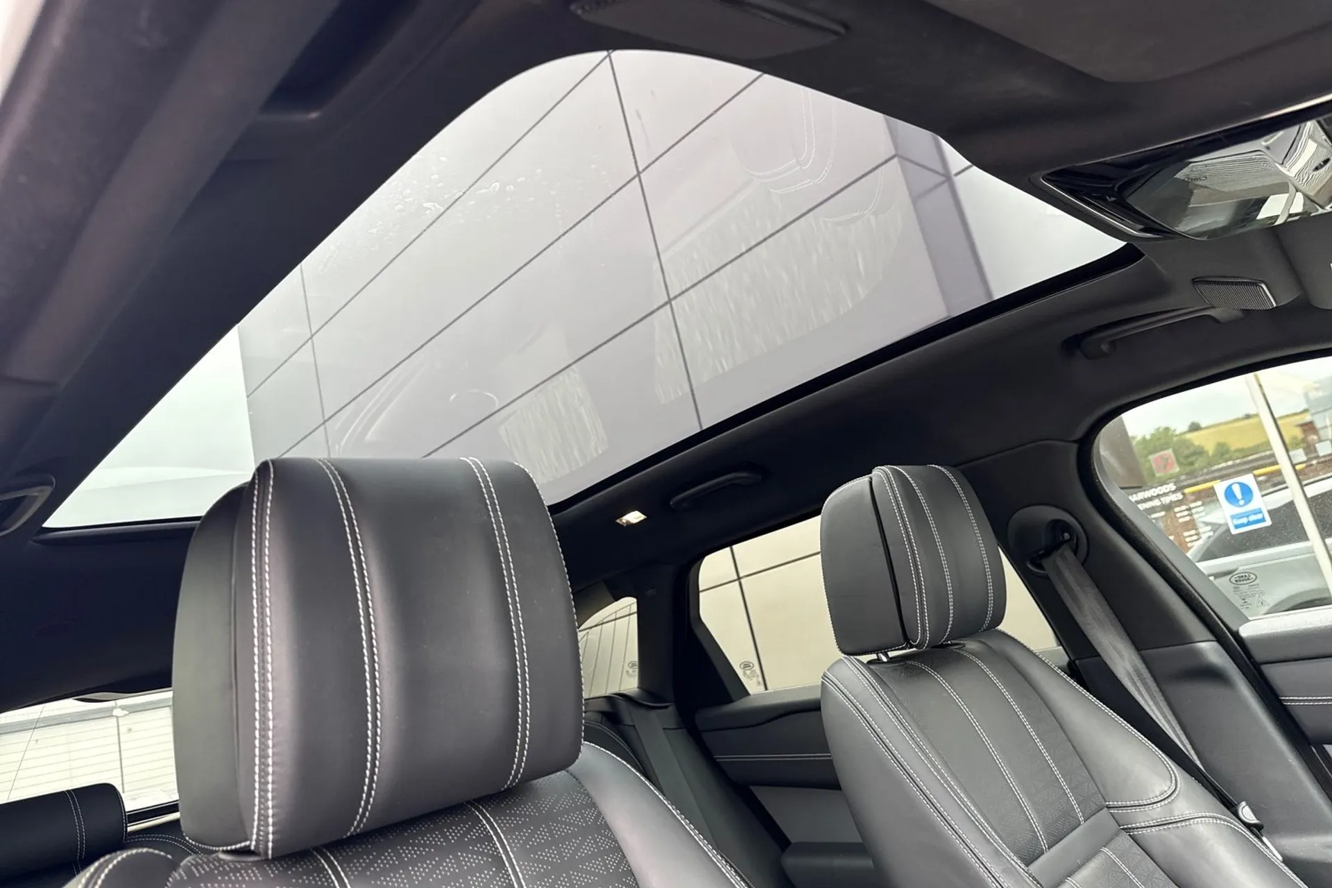 LAND ROVER RANGE ROVER VELAR thumbnail image number 13