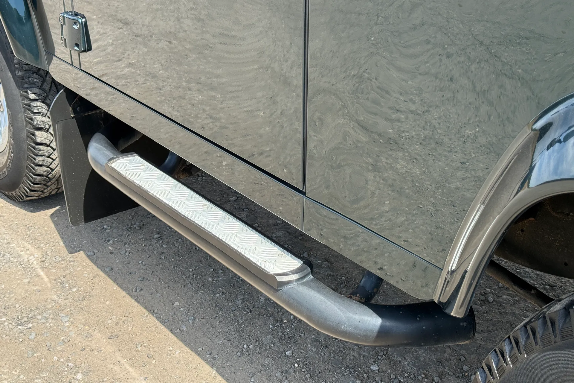 LAND ROVER DEFENDER thumbnail image number 9