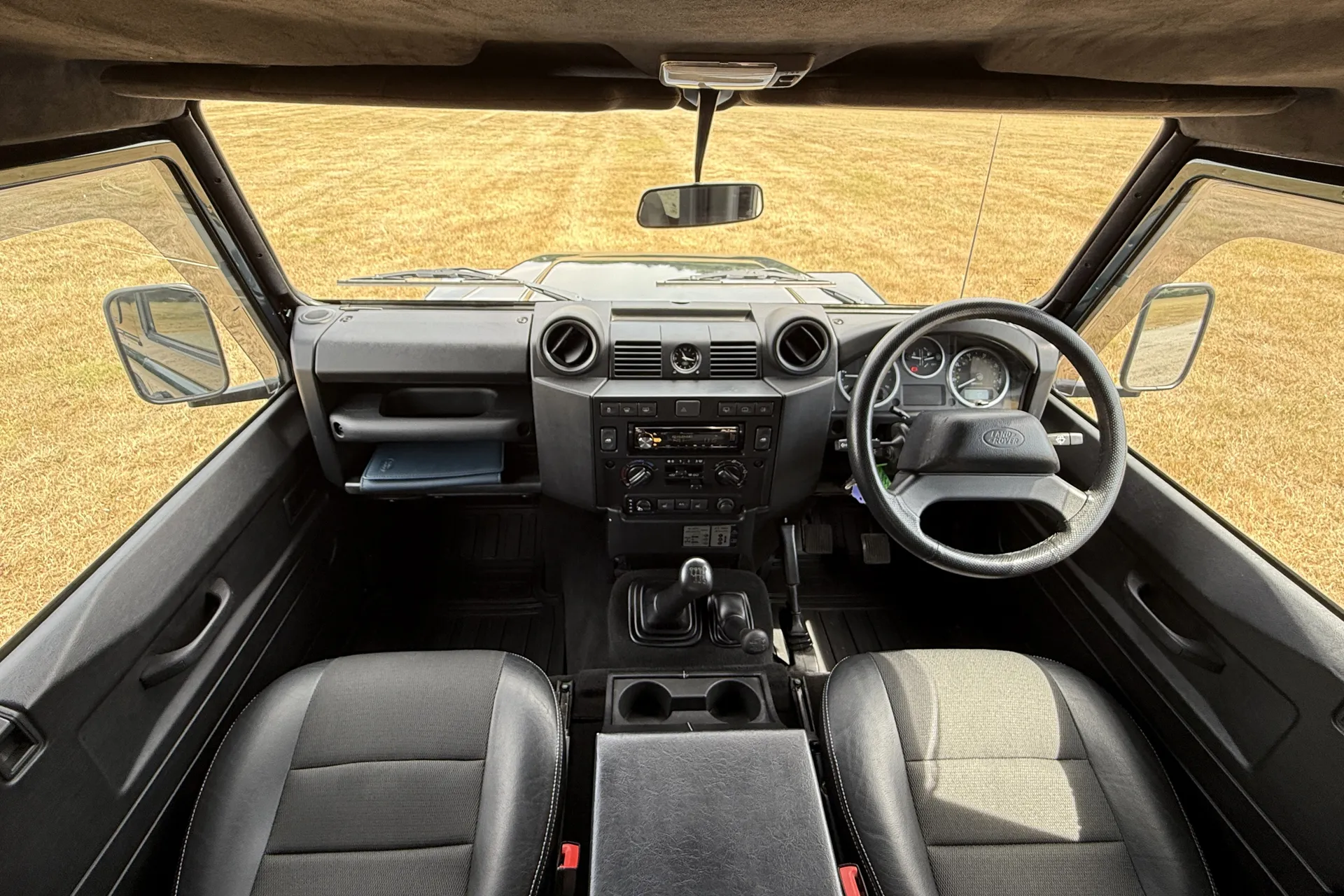 LAND ROVER DEFENDER thumbnail image number 3