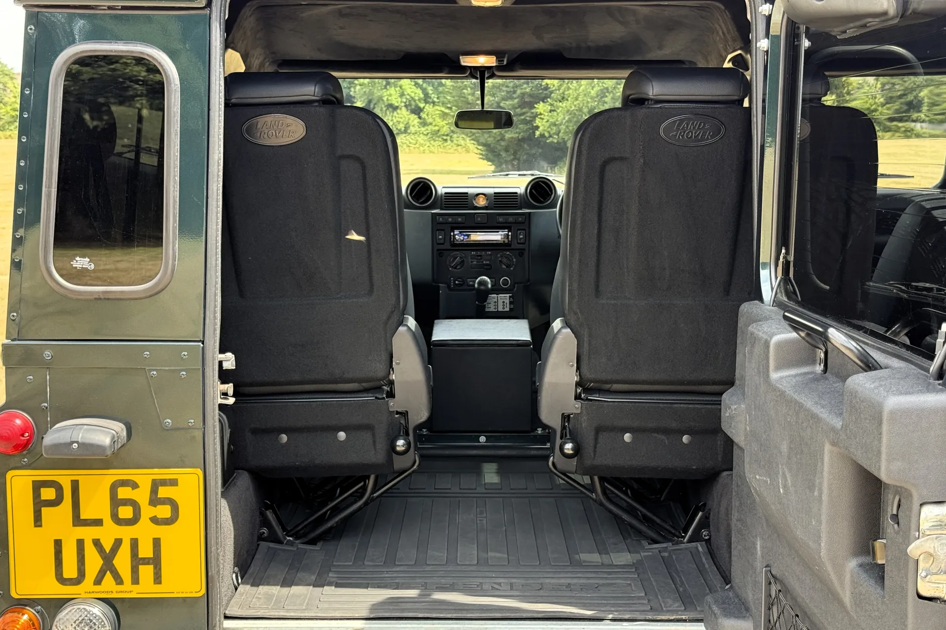 LAND ROVER DEFENDER thumbnail image number 21