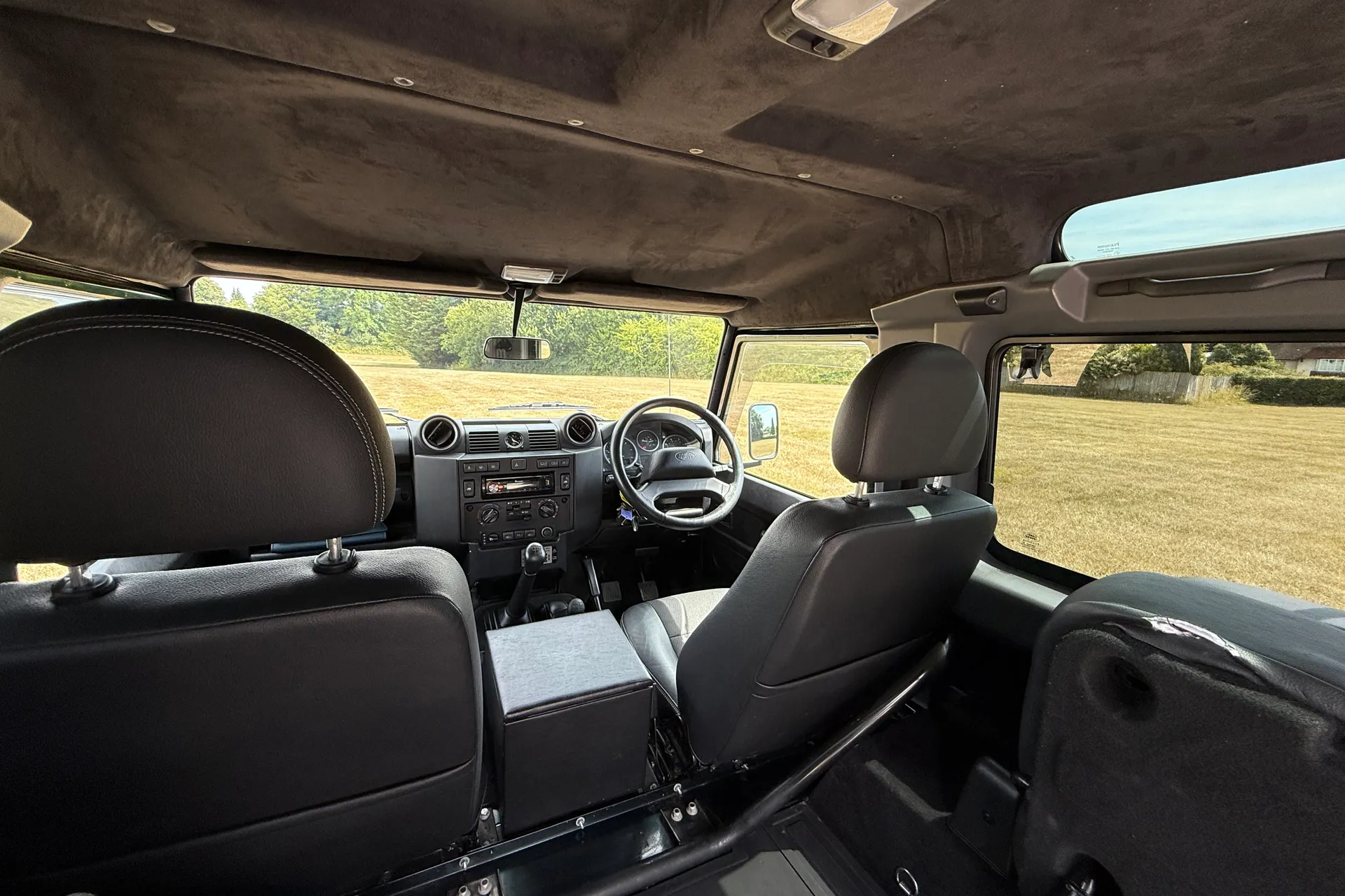 LAND ROVER DEFENDER thumbnail image number 33
