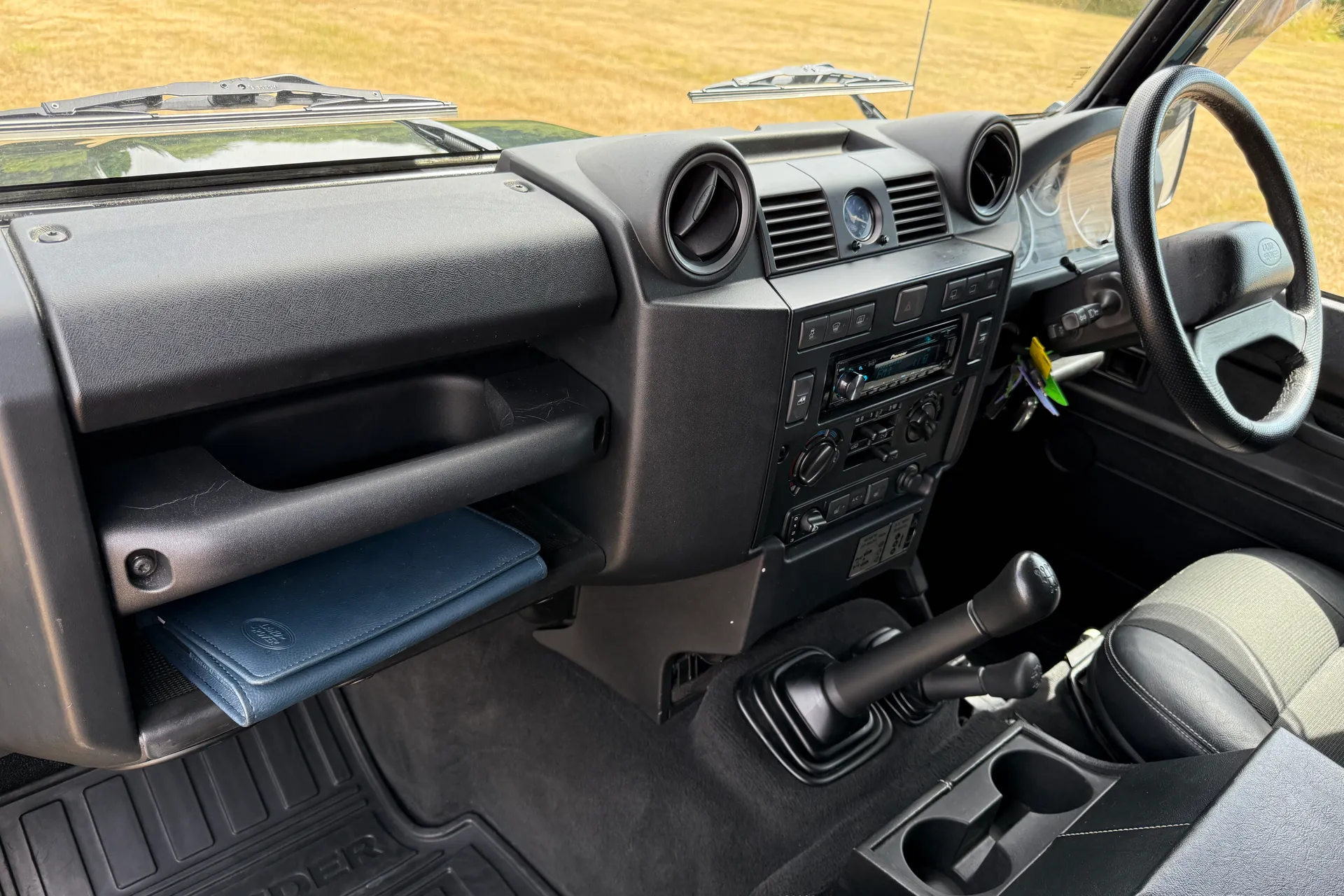 LAND ROVER DEFENDER thumbnail image number 31