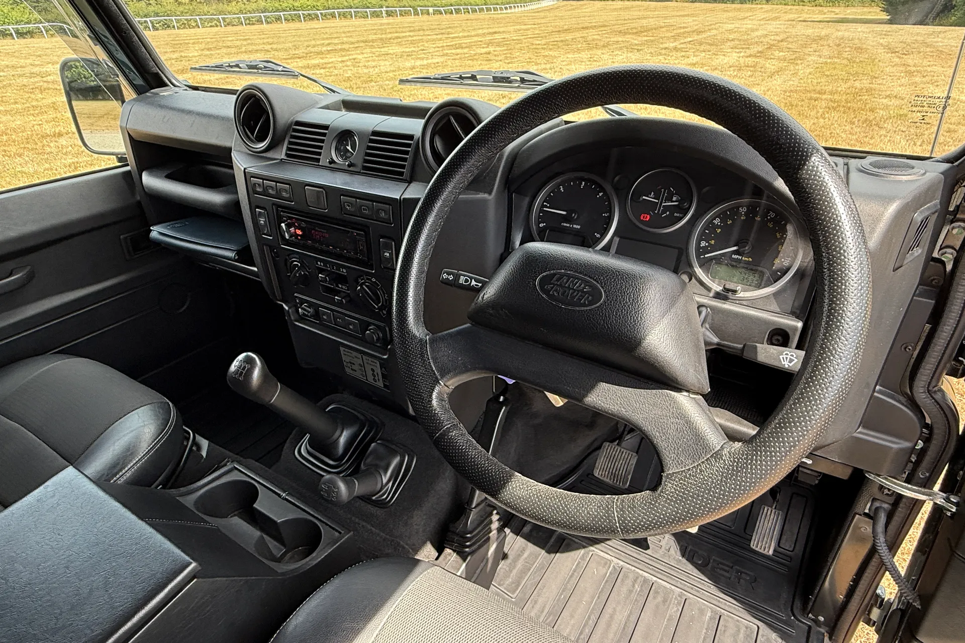 LAND ROVER DEFENDER thumbnail image number 29