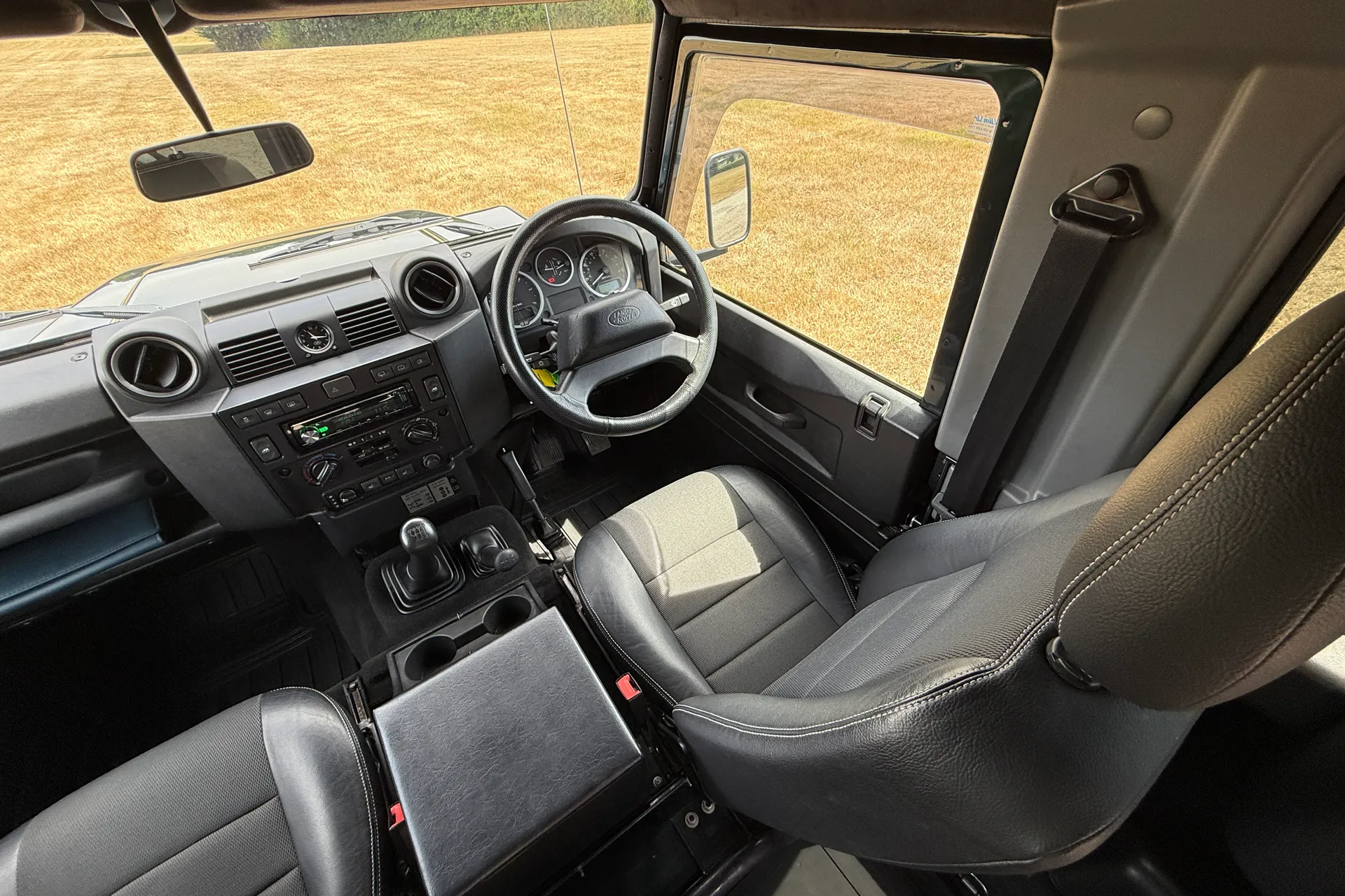 LAND ROVER DEFENDER thumbnail image number 24