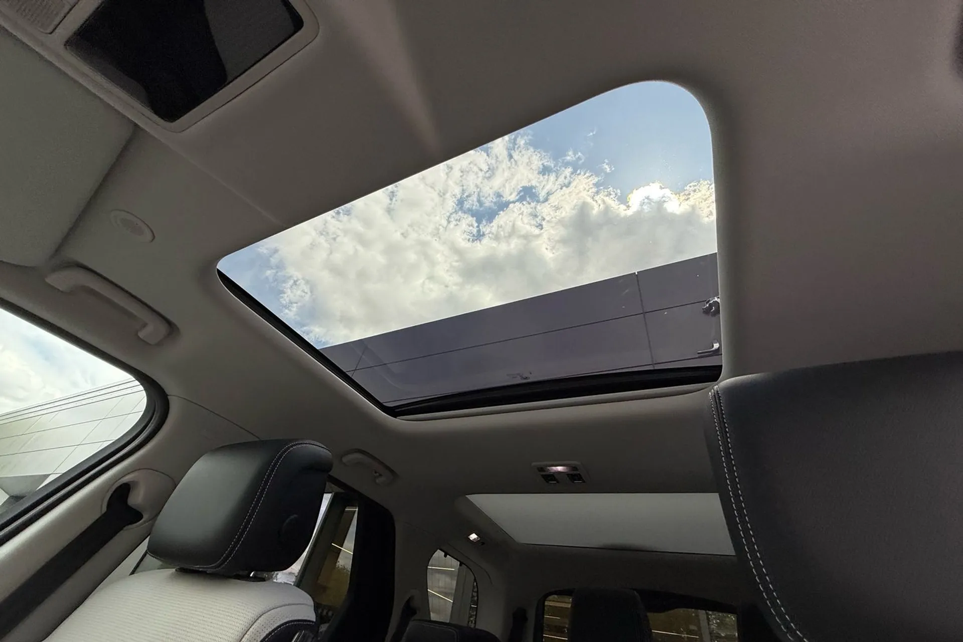 LAND ROVER DISCOVERY thumbnail image number 5