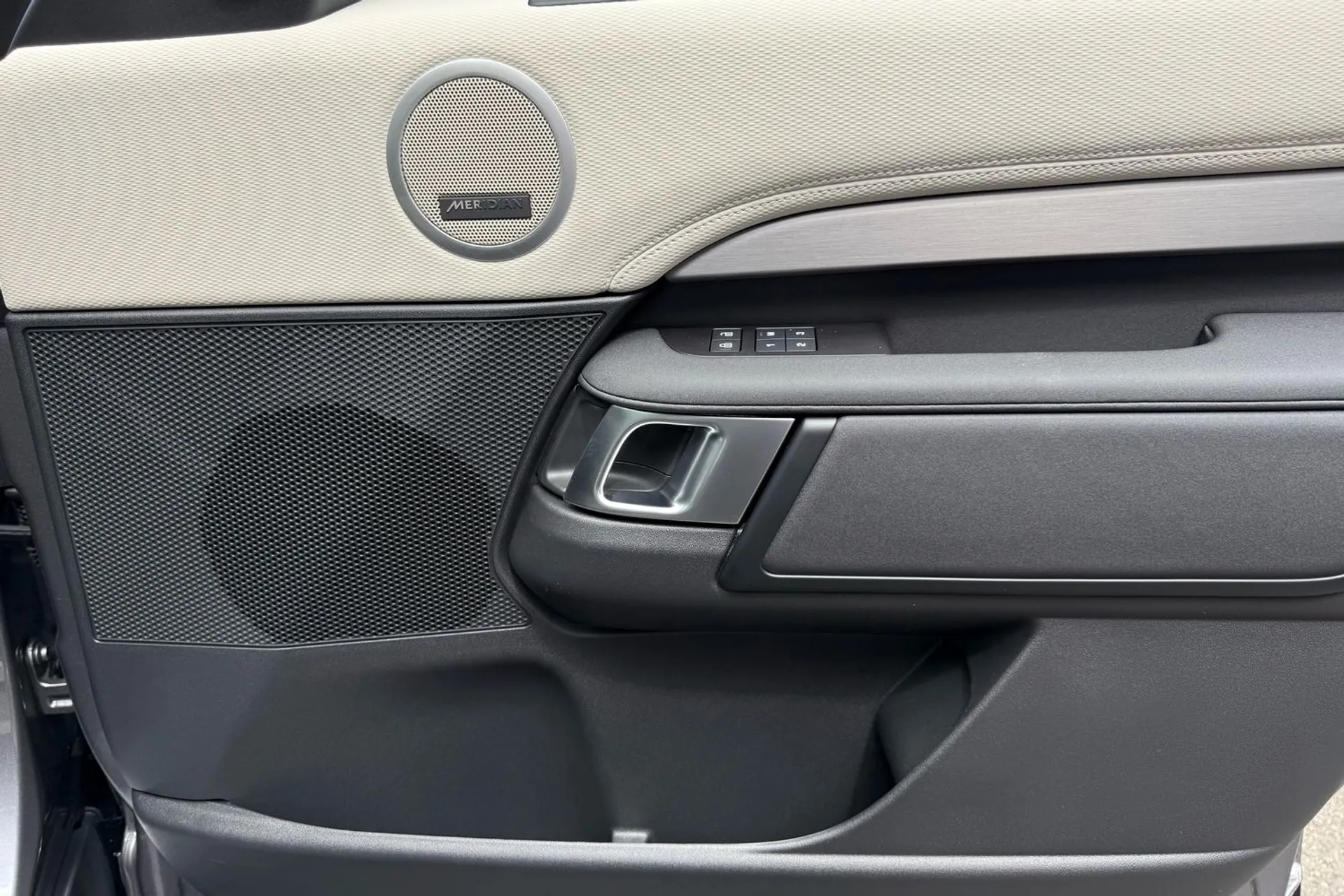 LAND ROVER DISCOVERY thumbnail image number 57