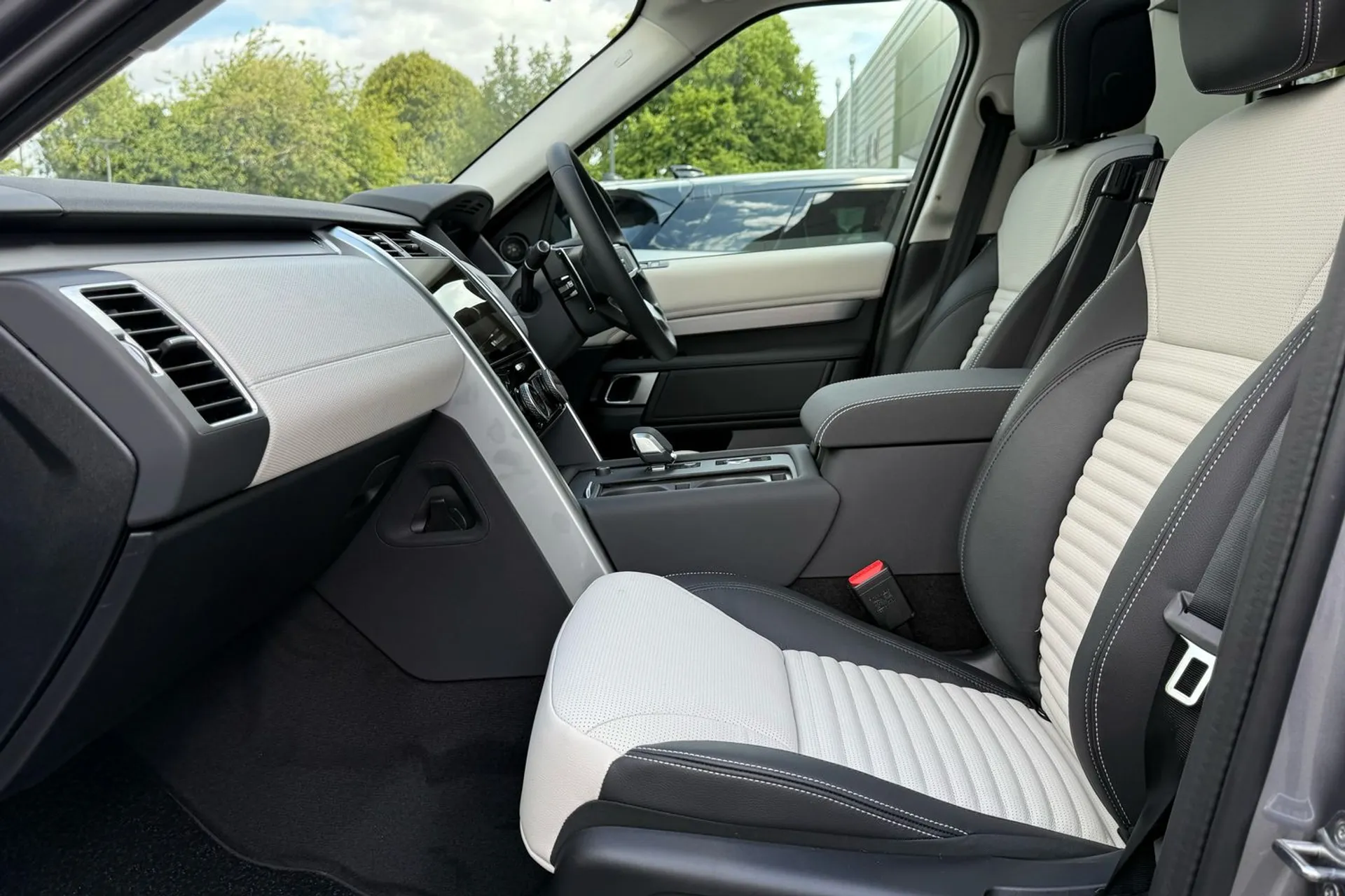 LAND ROVER DISCOVERY thumbnail image number 10