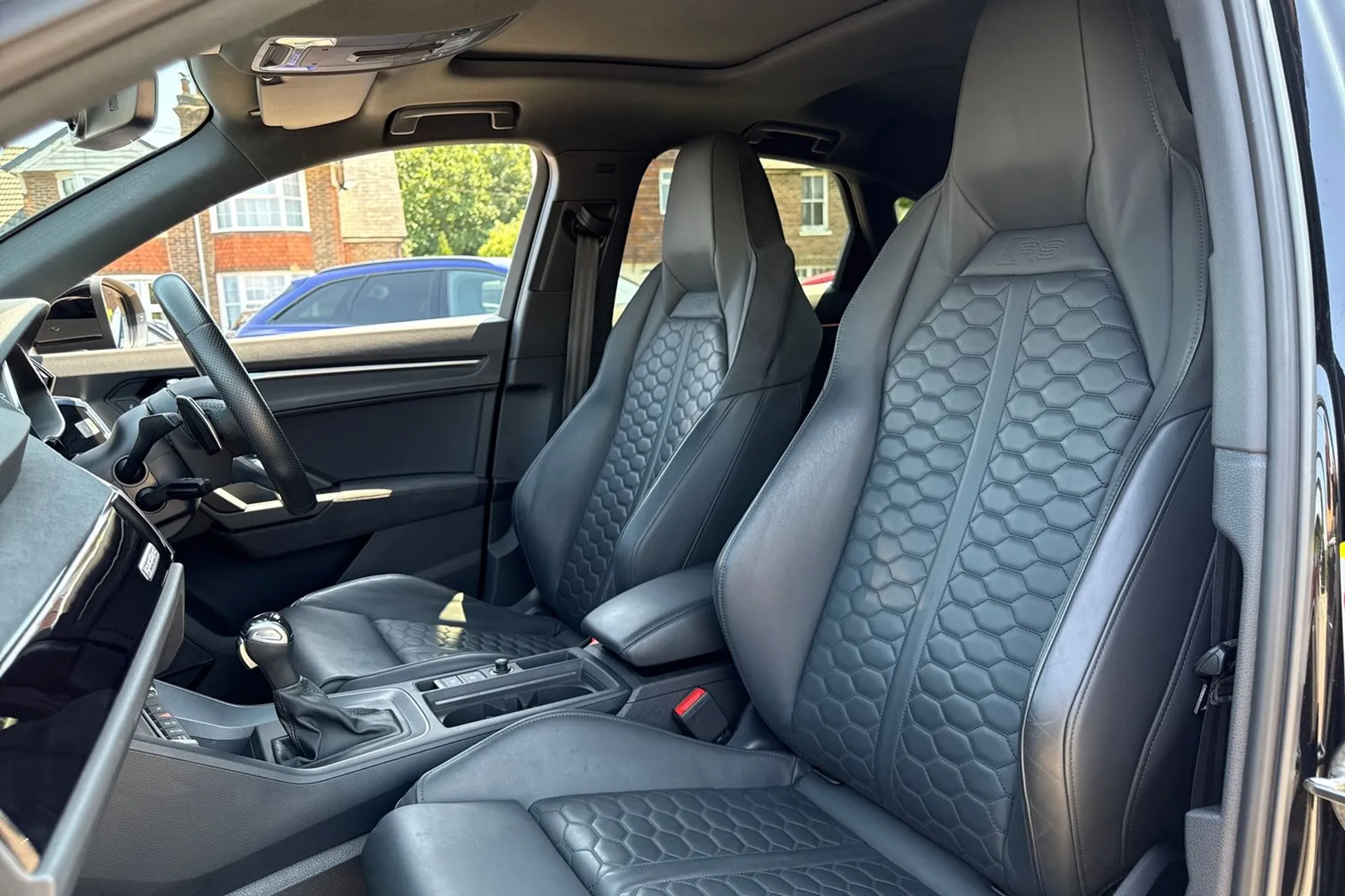 Audi RS Q3 thumbnail image number 32